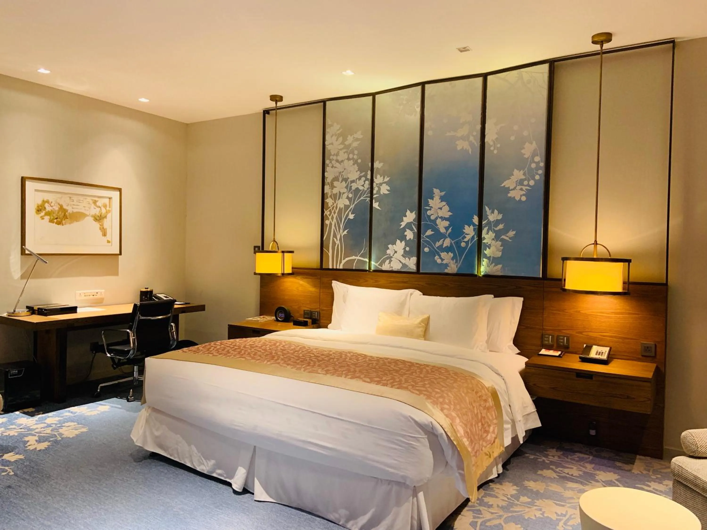 Bedroom, Bed in HUALUXE Shanghai Twelve At Hengshan