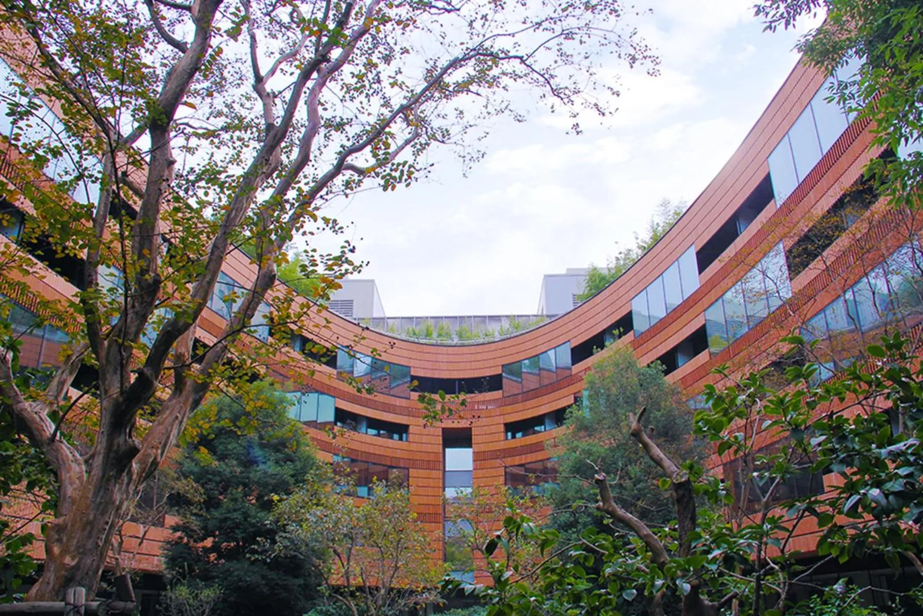 Garden in HUALUXE Shanghai Twelve At Hengshan