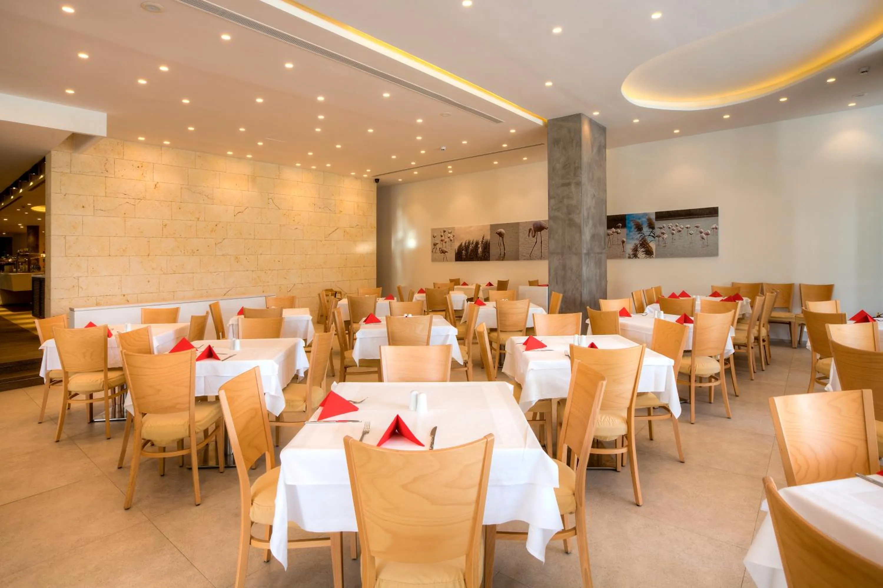 Restaurant/places to eat in Caravia Beach Hotel