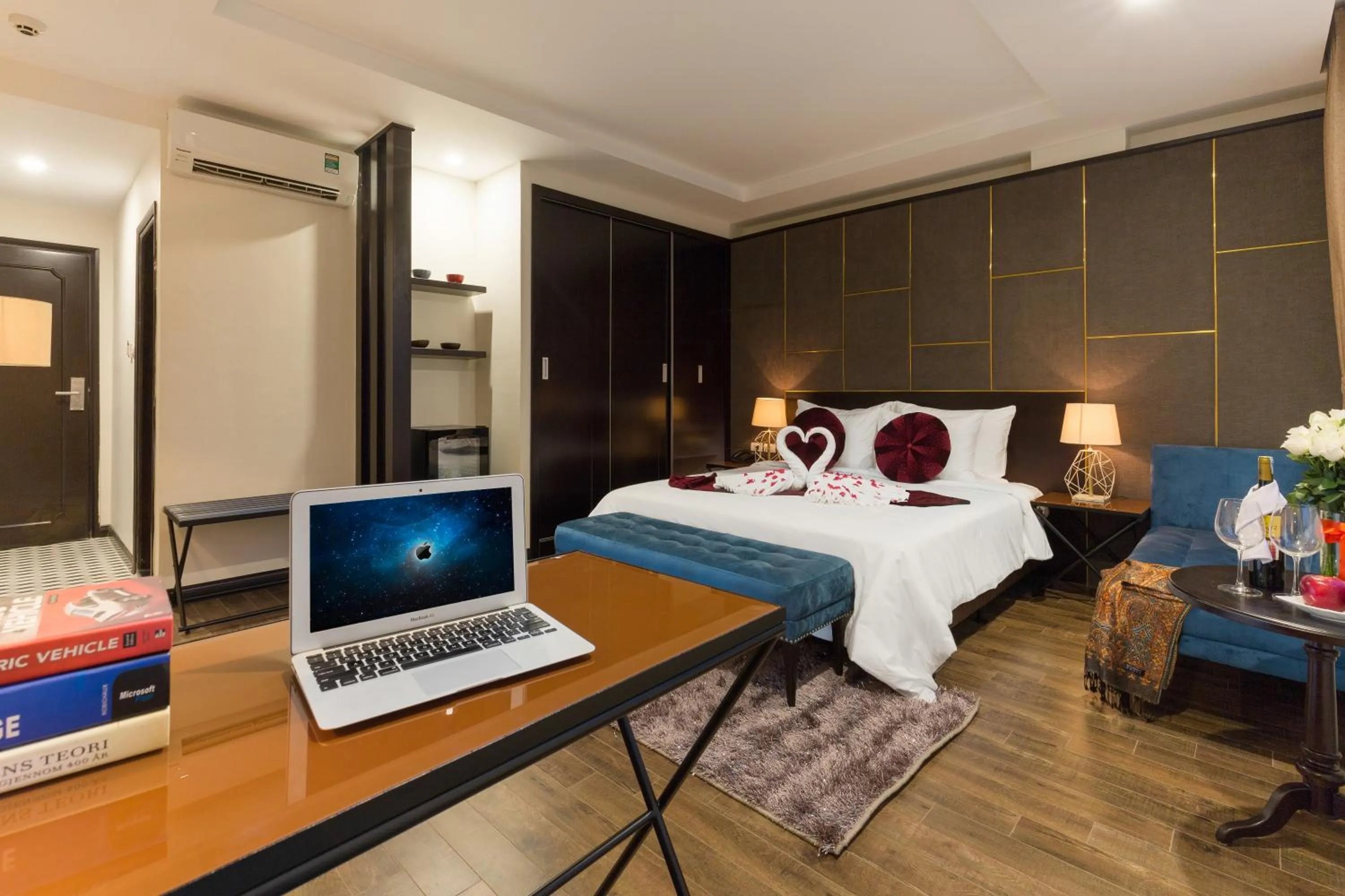 Property building, Bed in La Santé Hotel & Spa