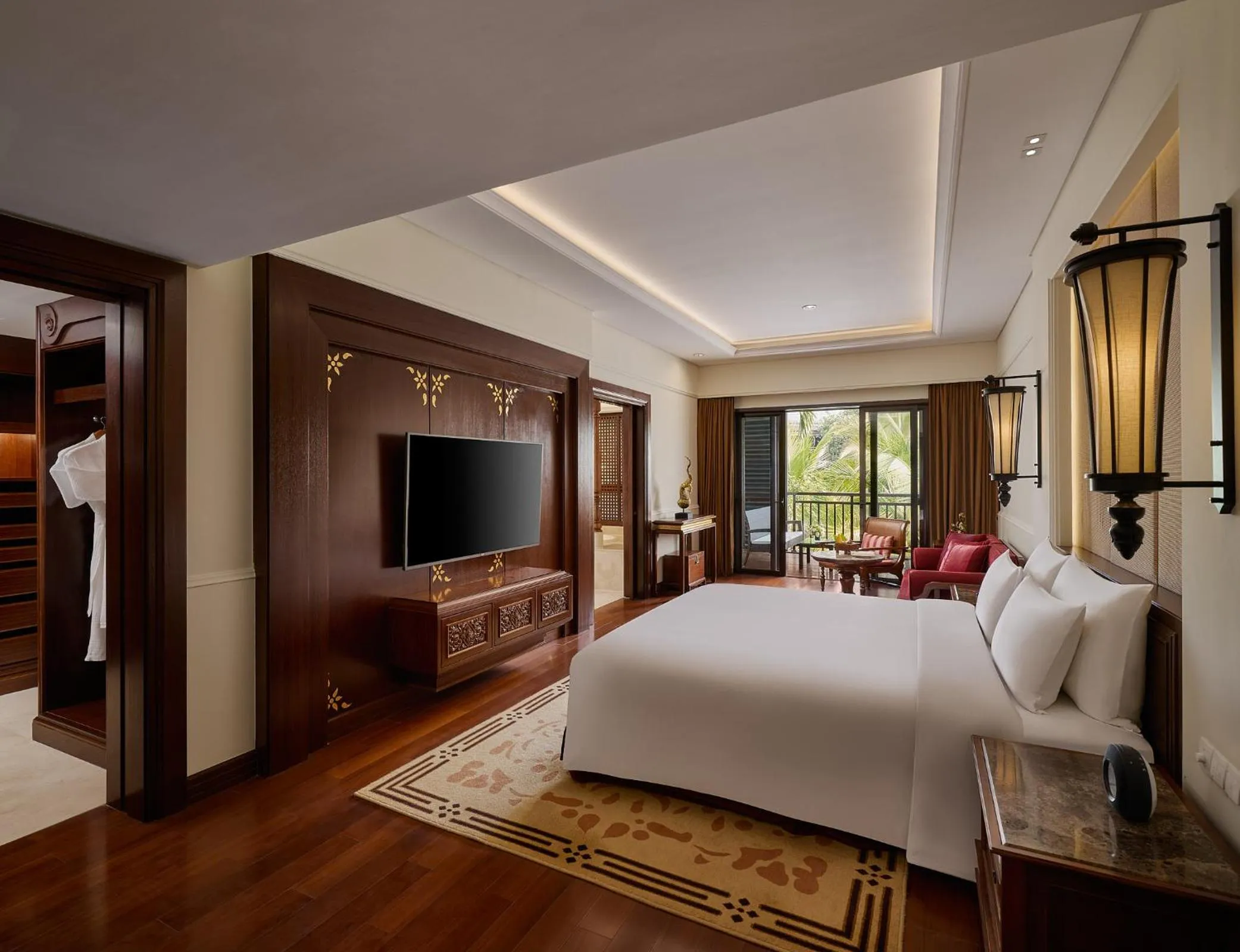 Bed in InterContinental Xishuangbanna Resort by IHG