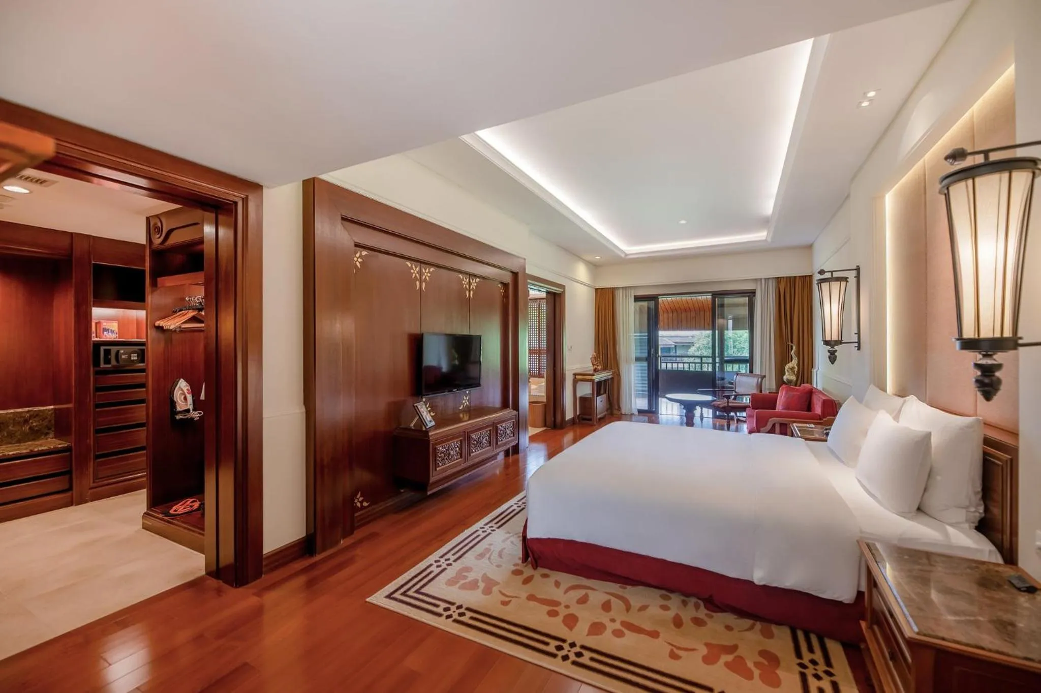Photo of the whole room, Bed in InterContinental Xishuangbanna Resort by IHG
