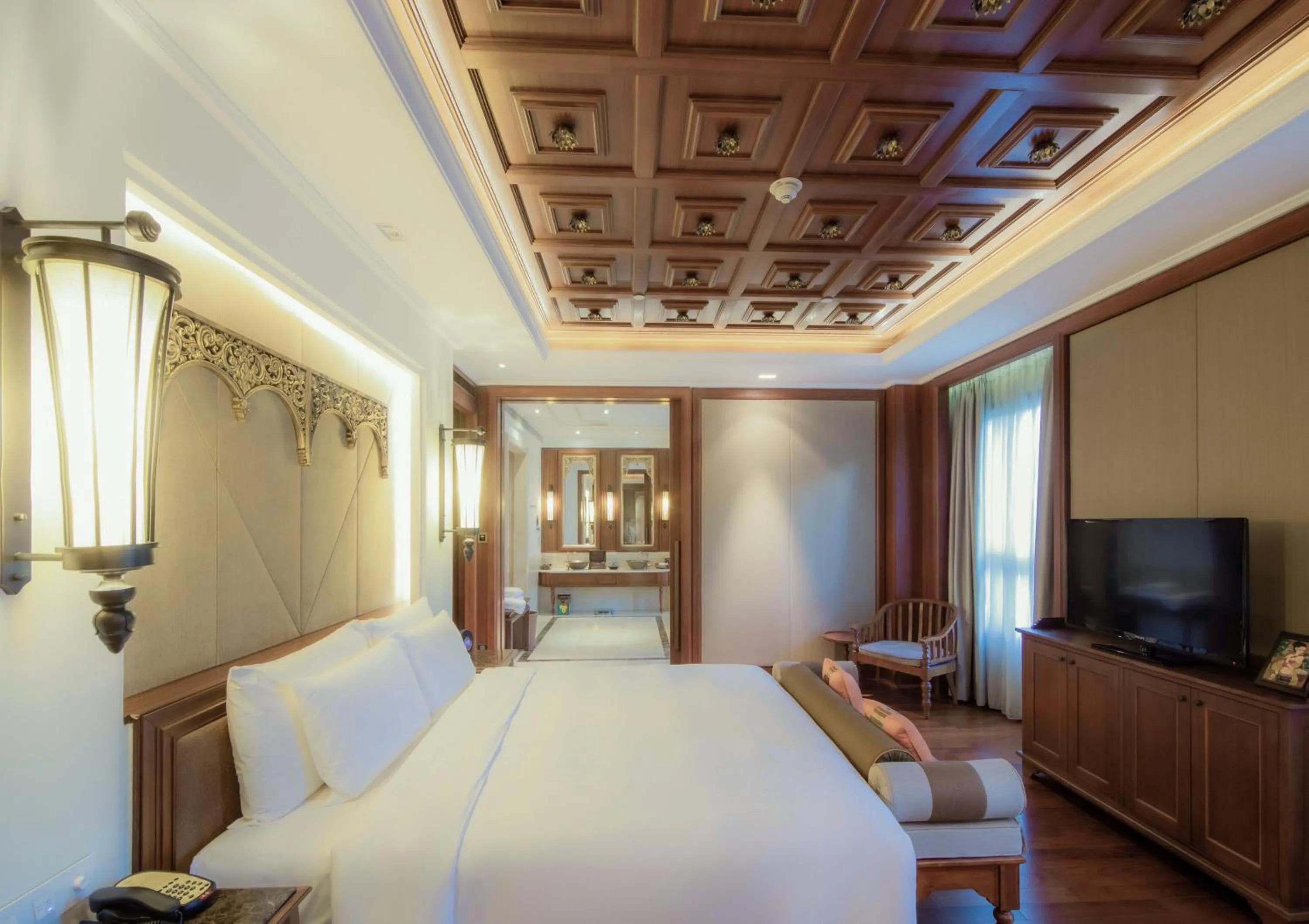 Bed in InterContinental Xishuangbanna Resort by IHG
