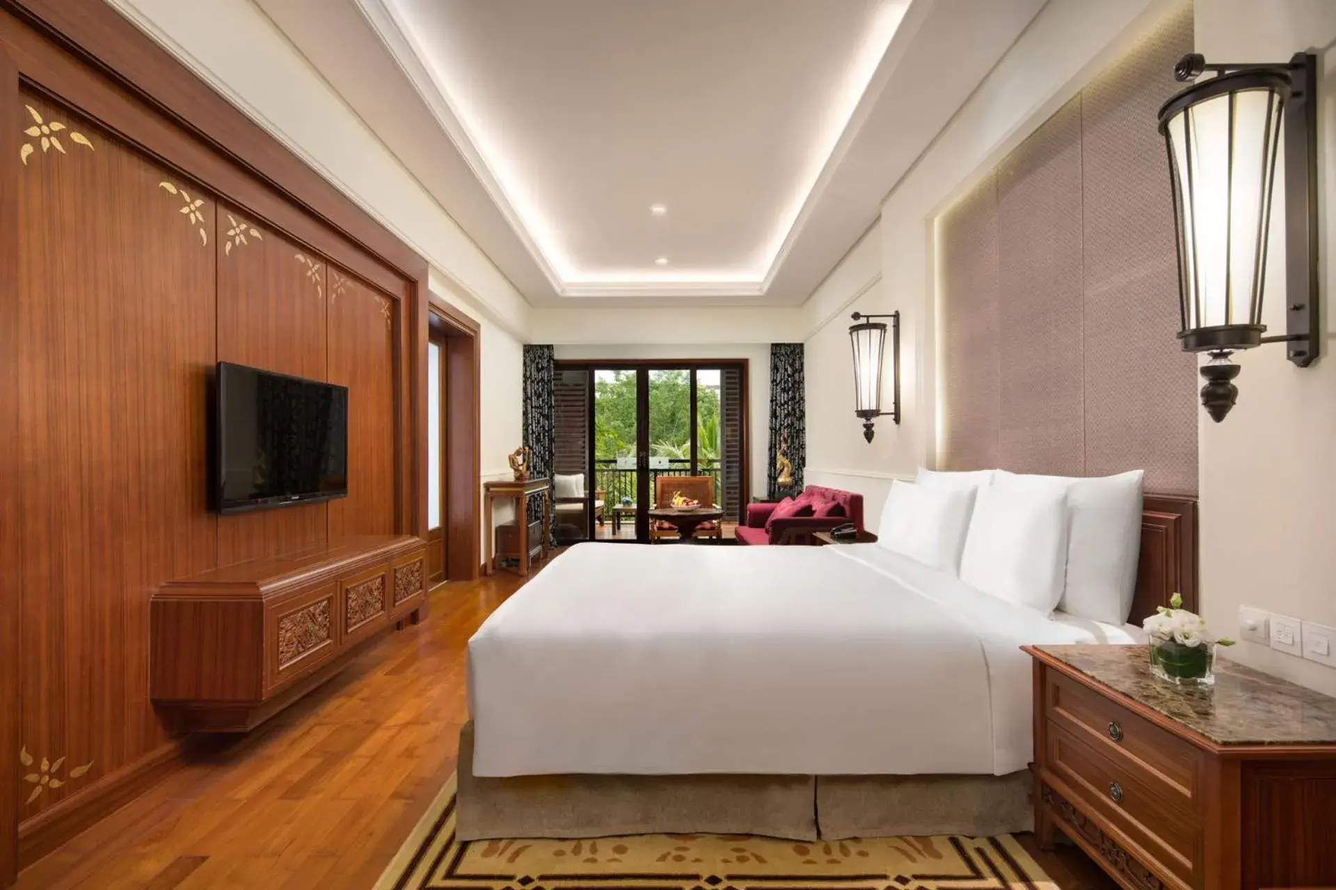 Bed in InterContinental Xishuangbanna Resort by IHG Bed in InterContinental Xishuangbanna Resort by IHG