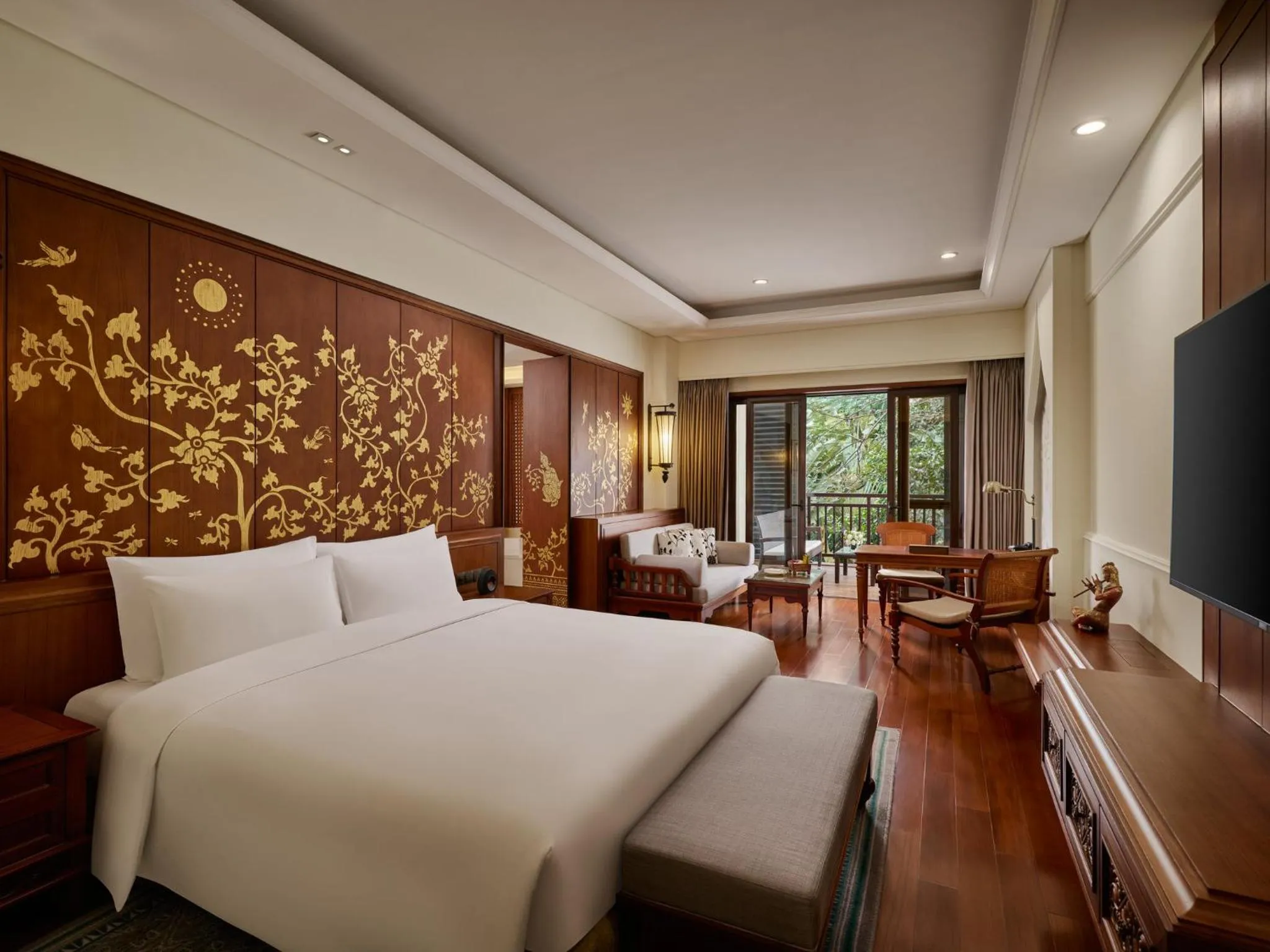 Photo of the whole room, Bed in InterContinental Xishuangbanna Resort by IHG