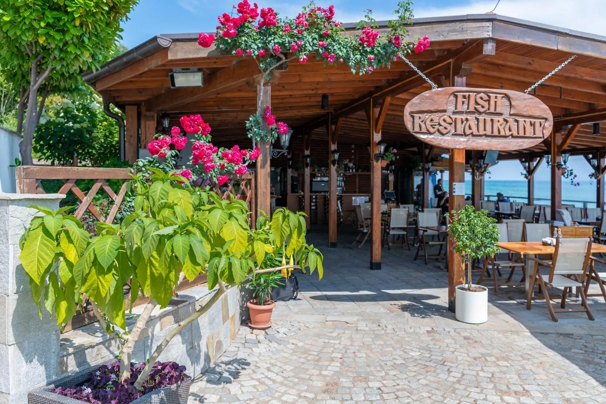 Restaurant/places to eat in Garden of Eden Complex