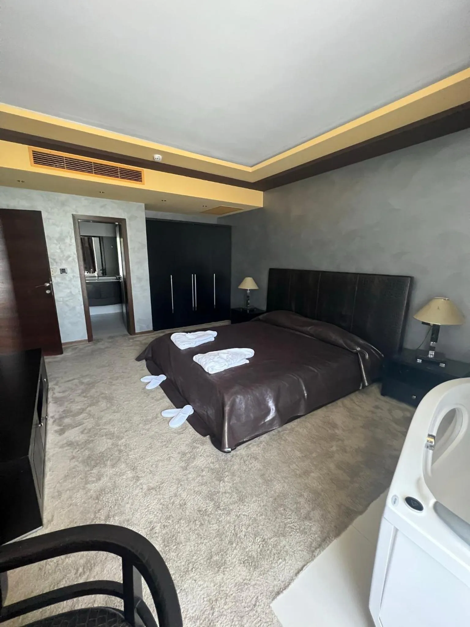 Bed in Garden of Eden Complex