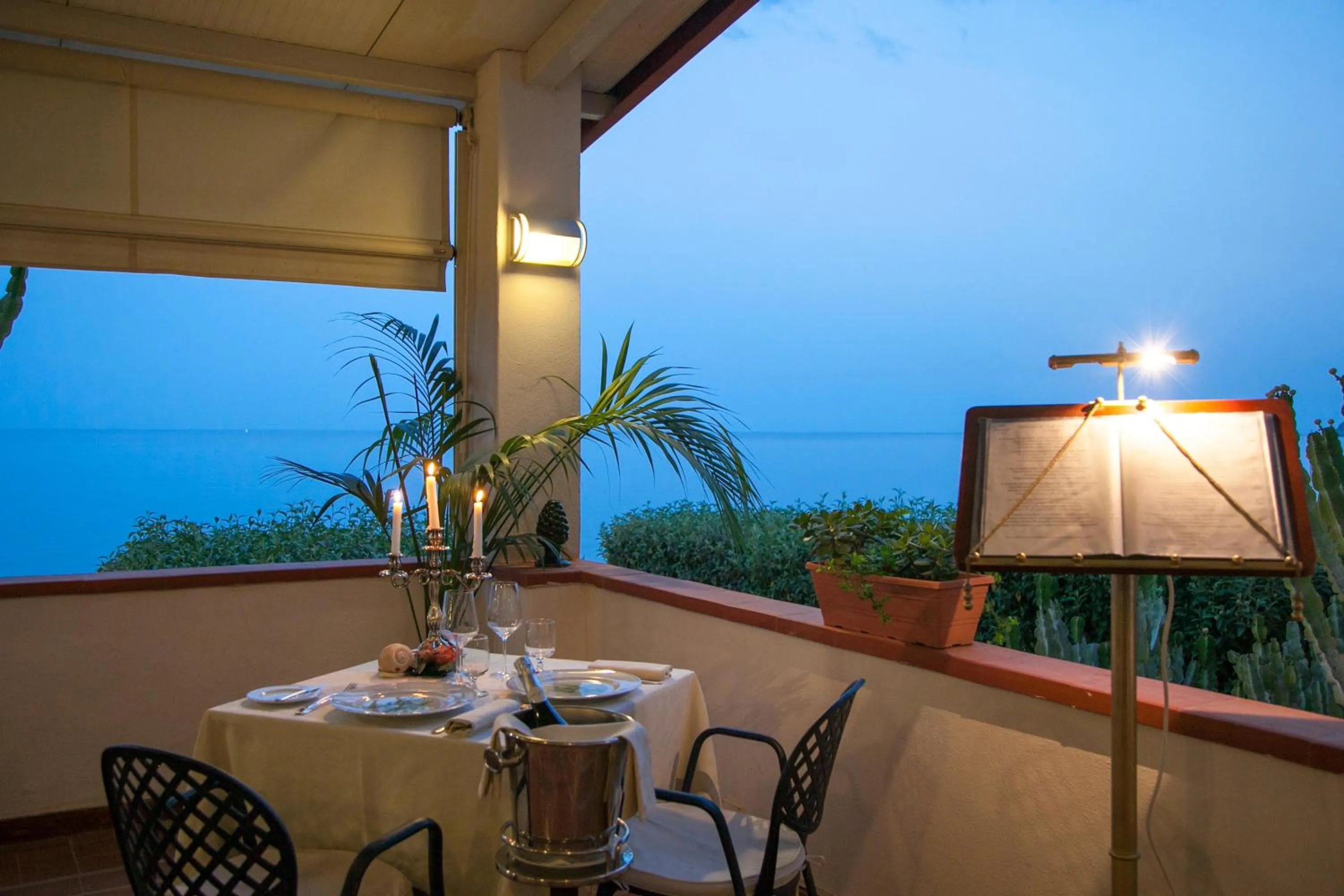 Dining area in Park Hotel Silemi