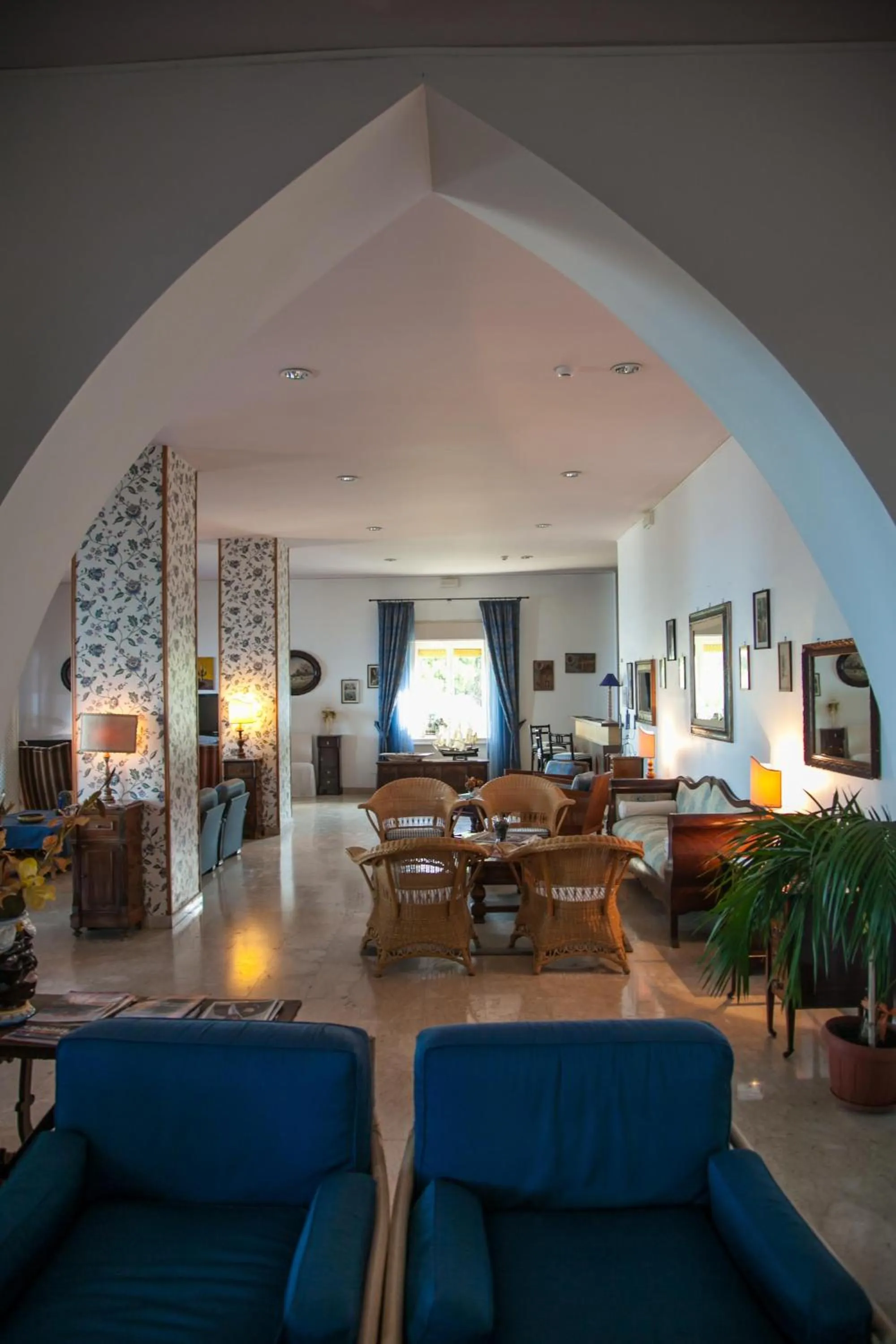 Seating area in Park Hotel Silemi