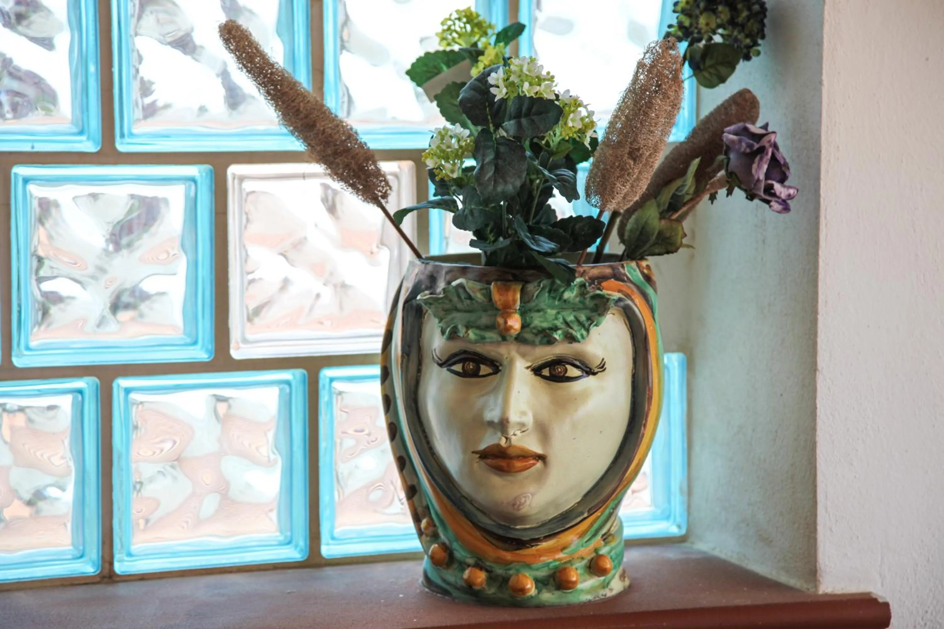 Decorative detail in Park Hotel Silemi