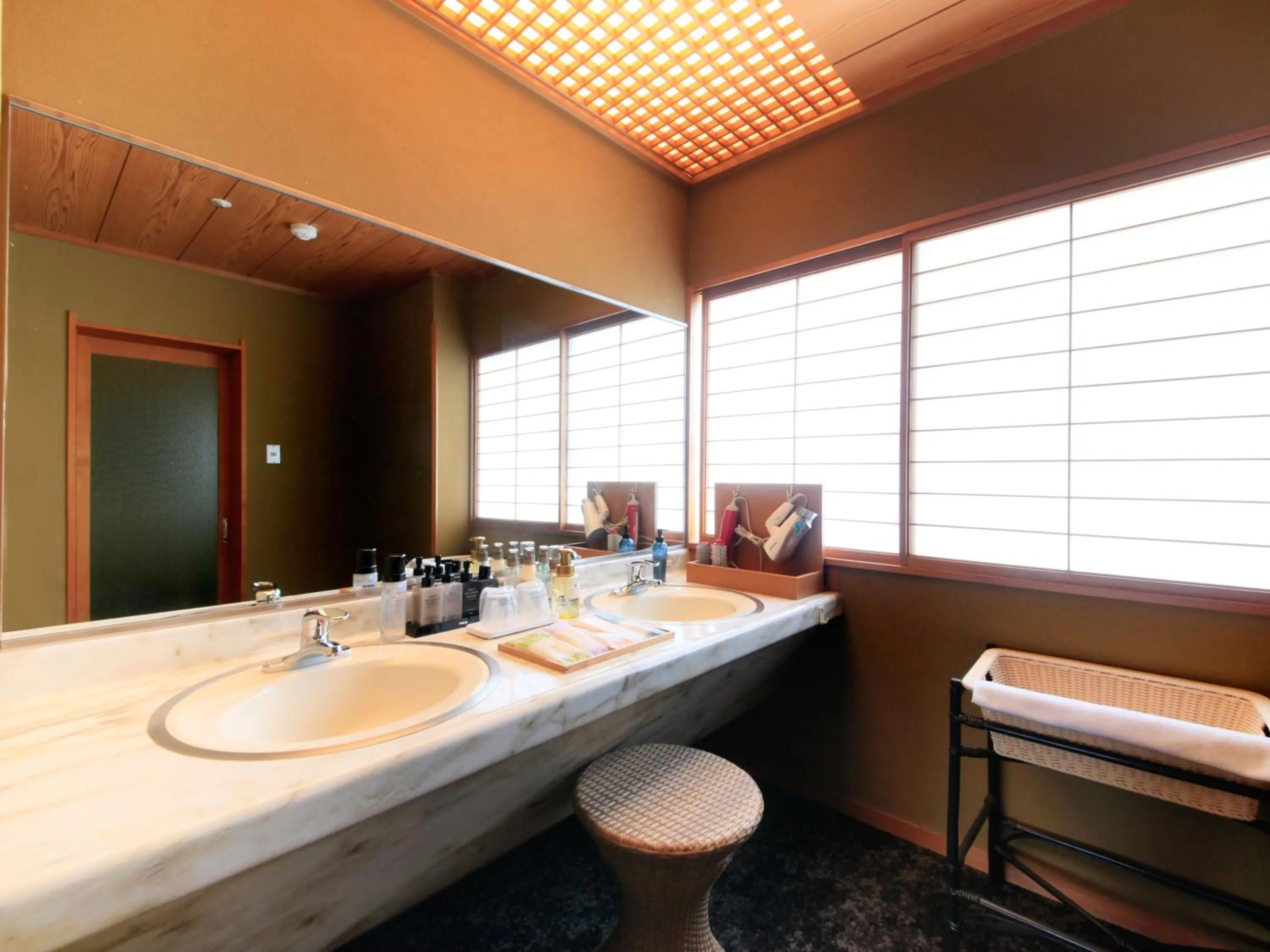 Yamashiro Onsen Miyabi no Yado Kaga Hyakumangoku