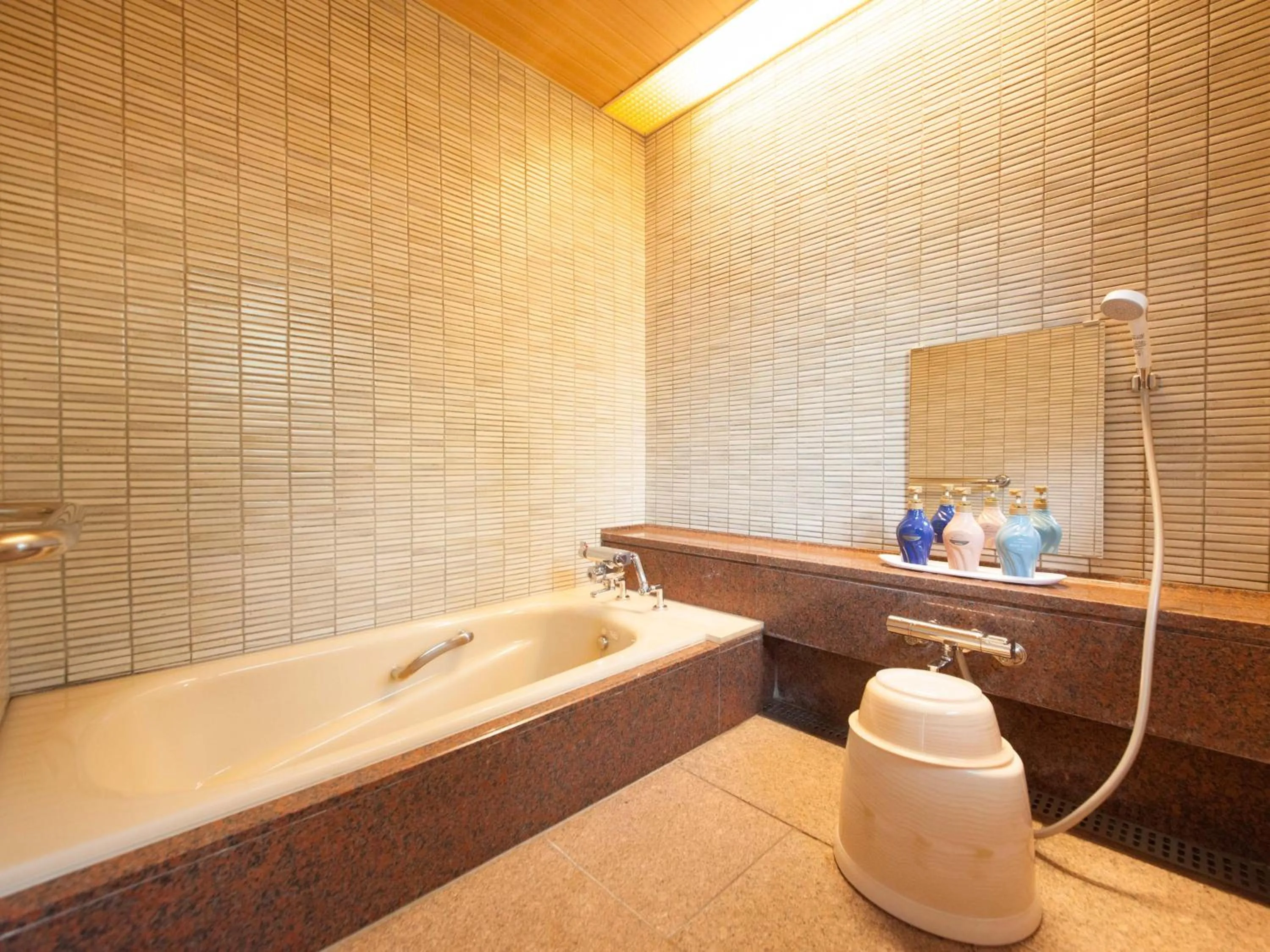 Yamashiro Onsen Miyabi no Yado Kaga Hyakumangoku