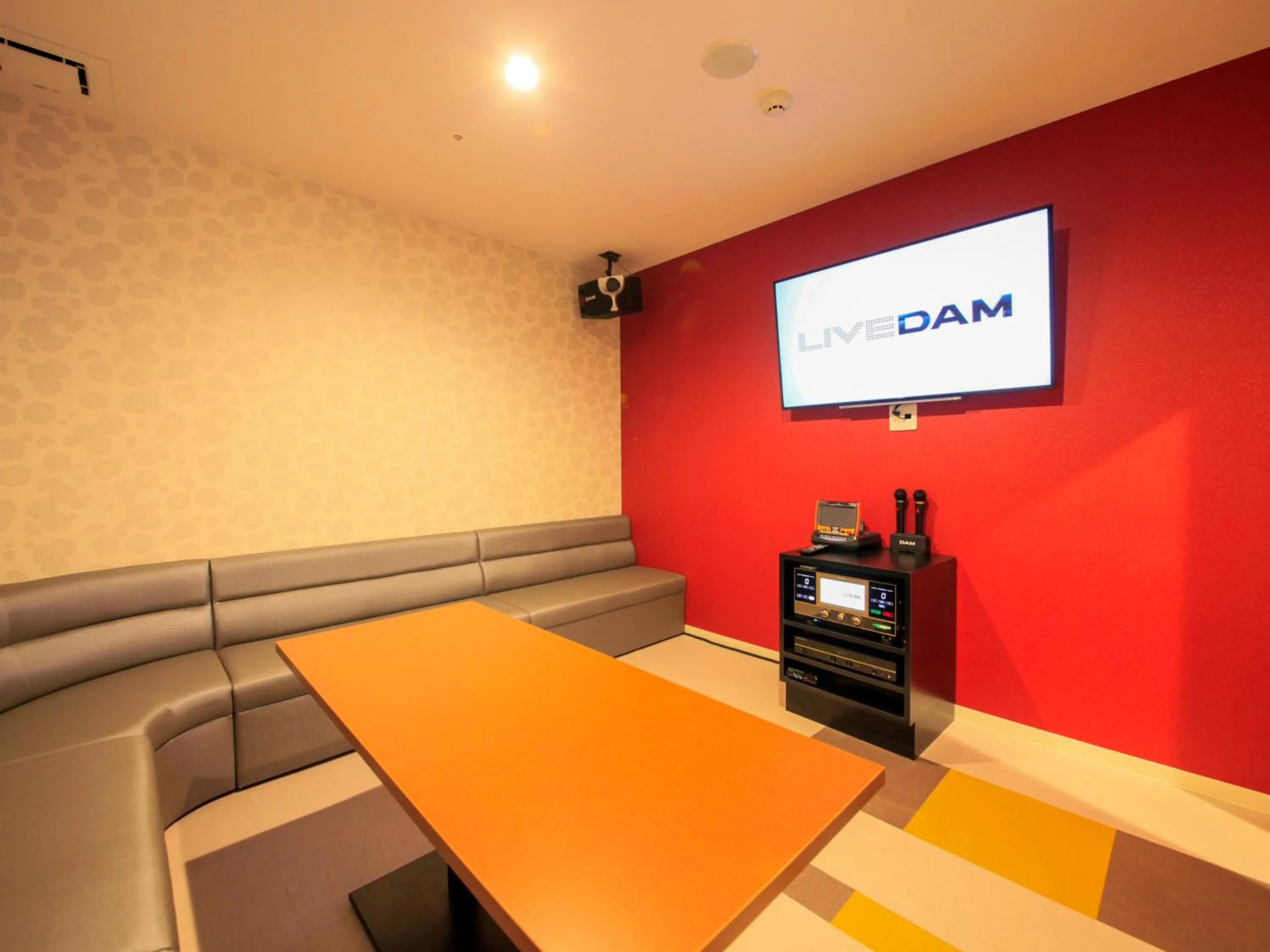 Karaoke in Yamashiro Onsen Miyabi no Yado Kaga Hyakumangoku