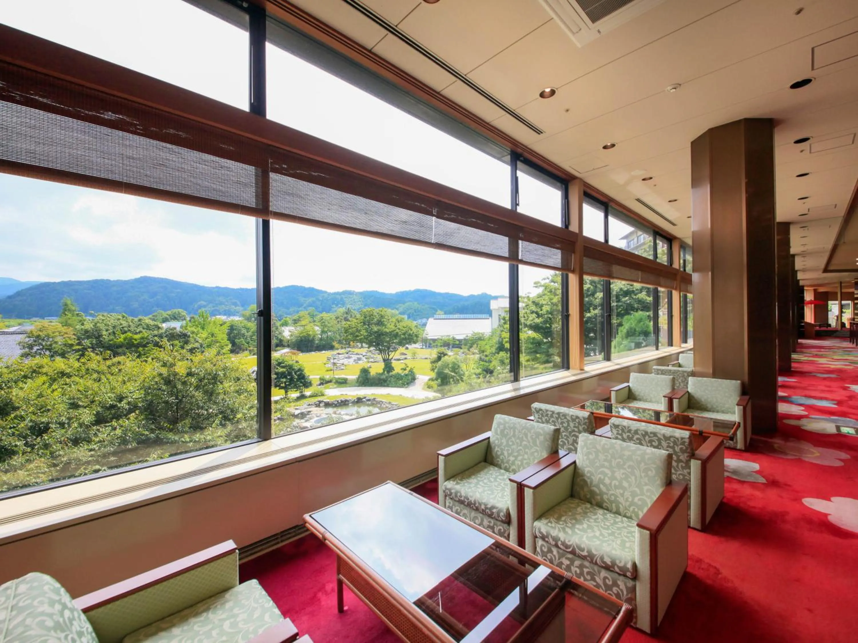 Lobby or reception in Yamashiro Onsen Miyabi no Yado Kaga Hyakumangoku