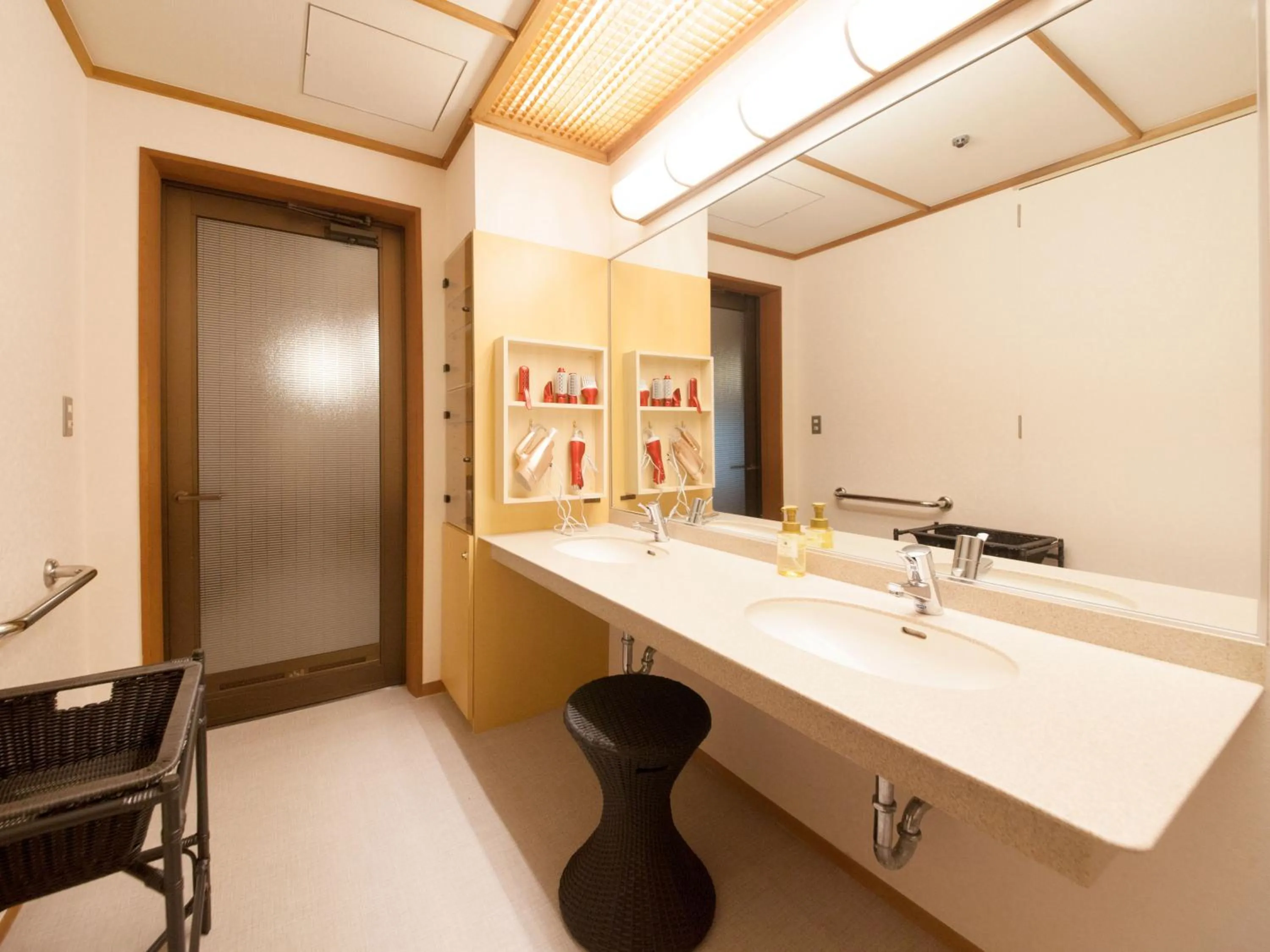 Yamashiro Onsen Miyabi no Yado Kaga Hyakumangoku