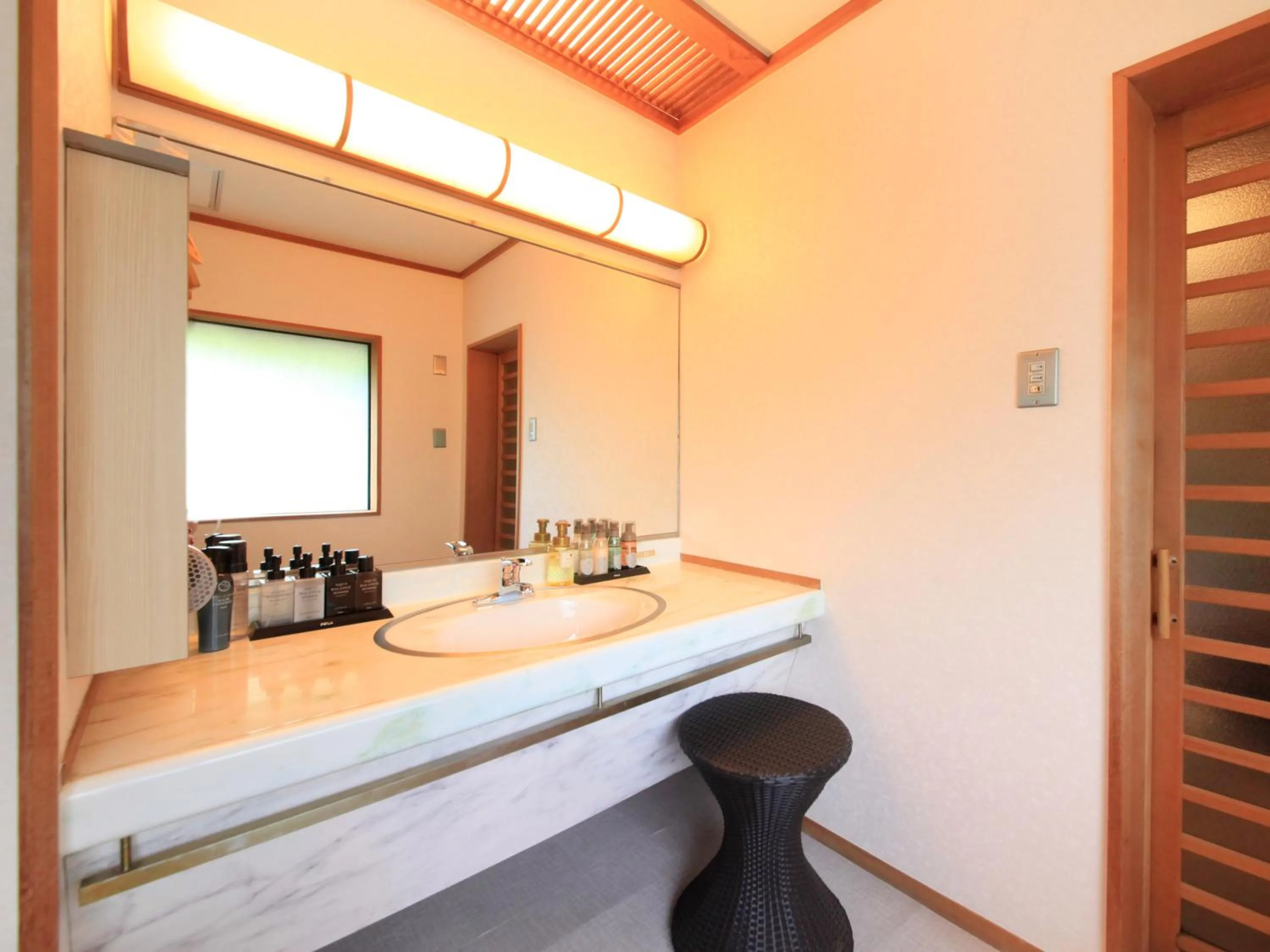 Yamashiro Onsen Miyabi no Yado Kaga Hyakumangoku