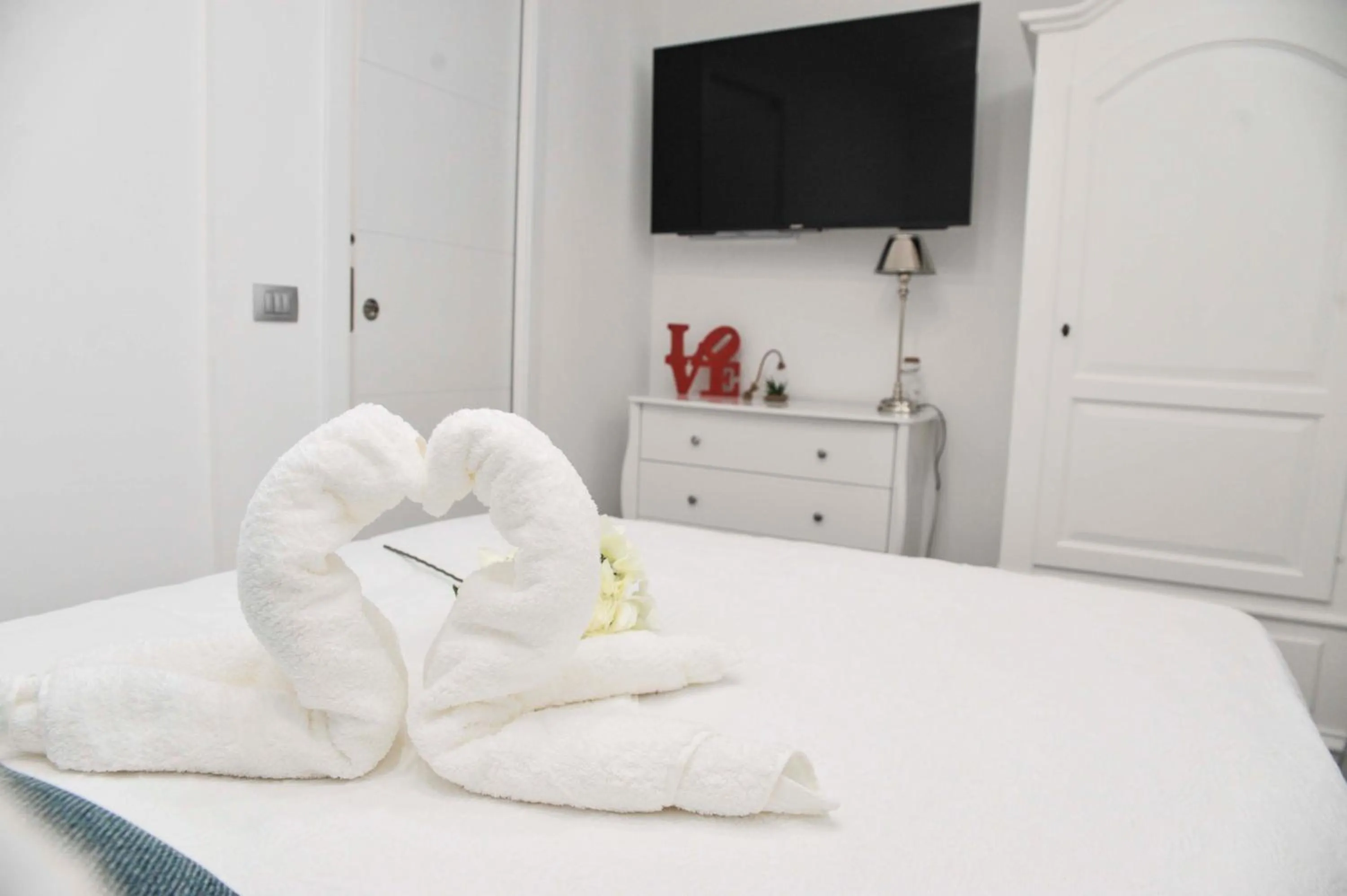 Bedroom, Bed in Sweet home deluxe