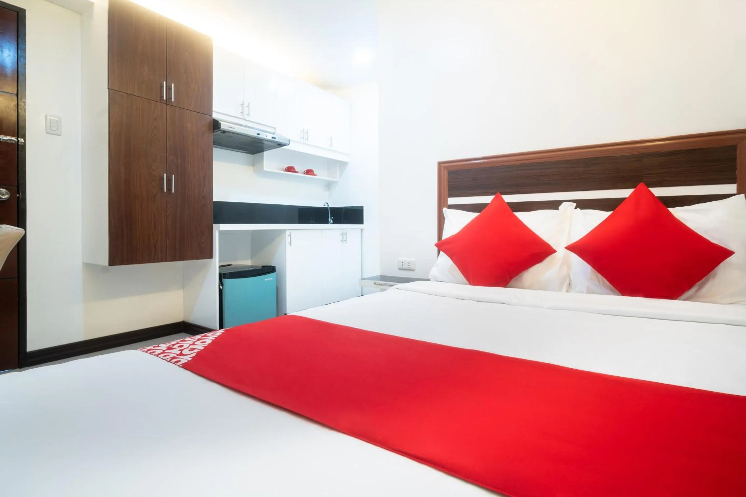 Bedroom in Circle-b Apartelle & Suites