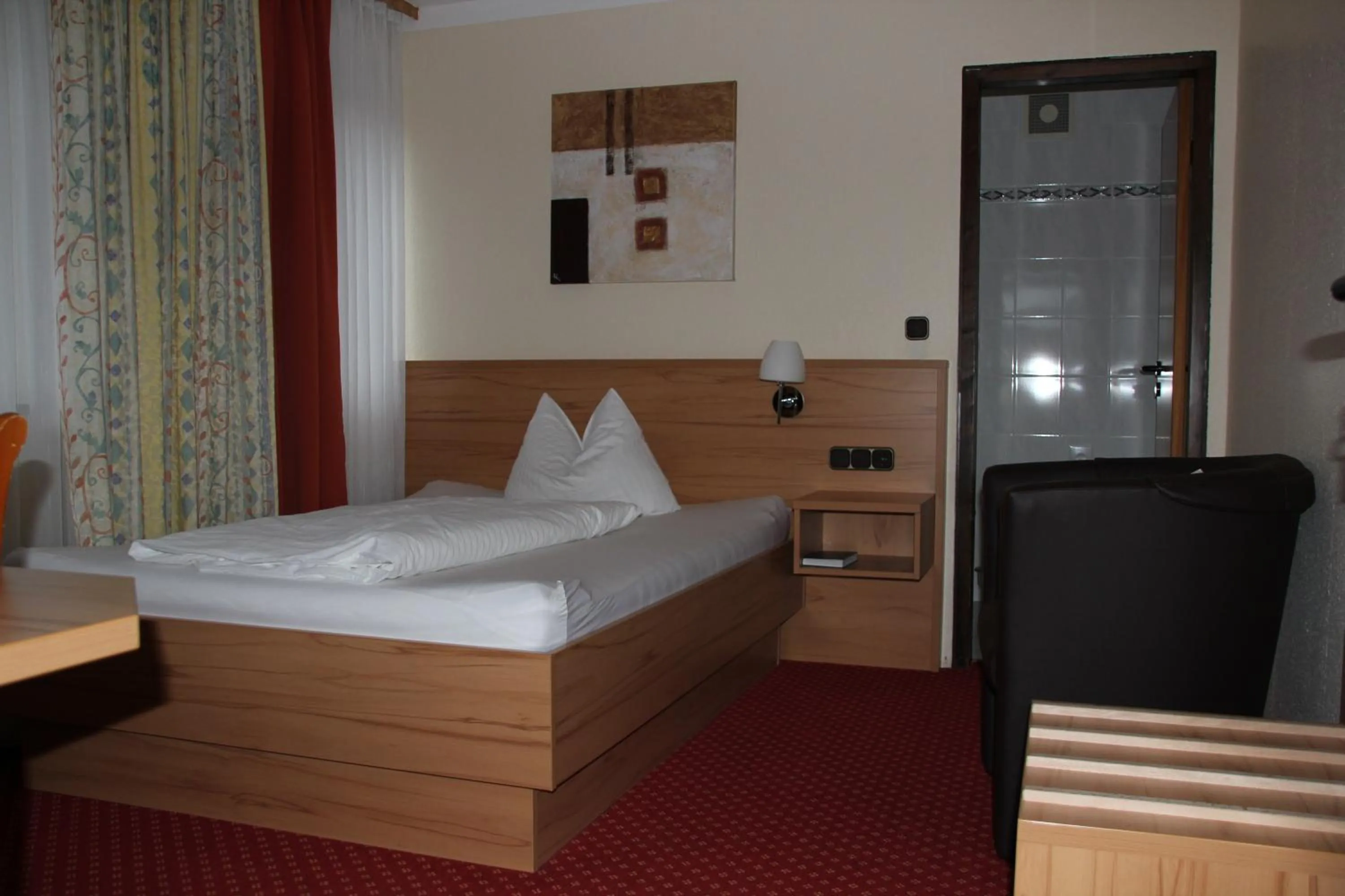 Photo of the whole room, Bed in Hotel garni Fuchs