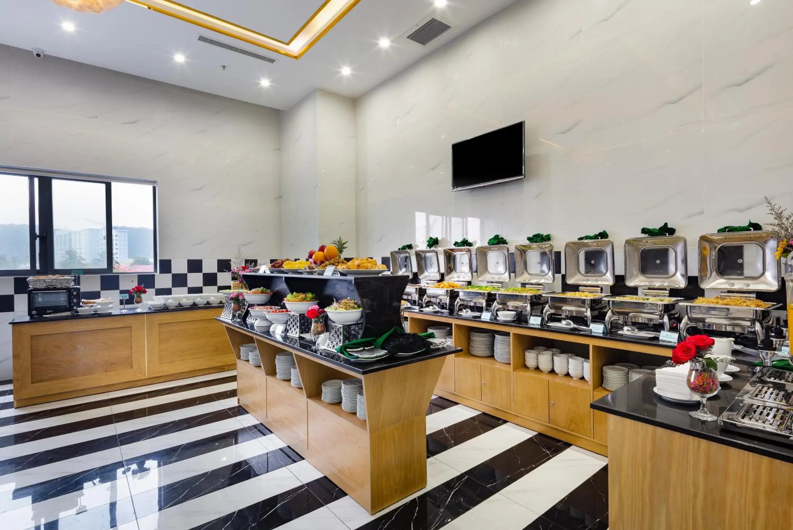 Restaurant/places to eat in Crown Hotel Nha Trang Restaurant/places to eat in Crown Hotel Nha Trang