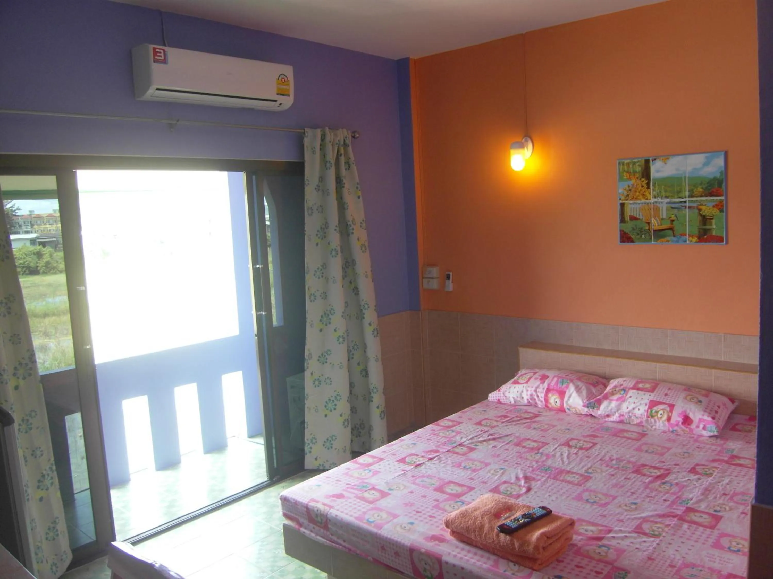 Bedroom, Bed in RuengsriSiri Guesthouse