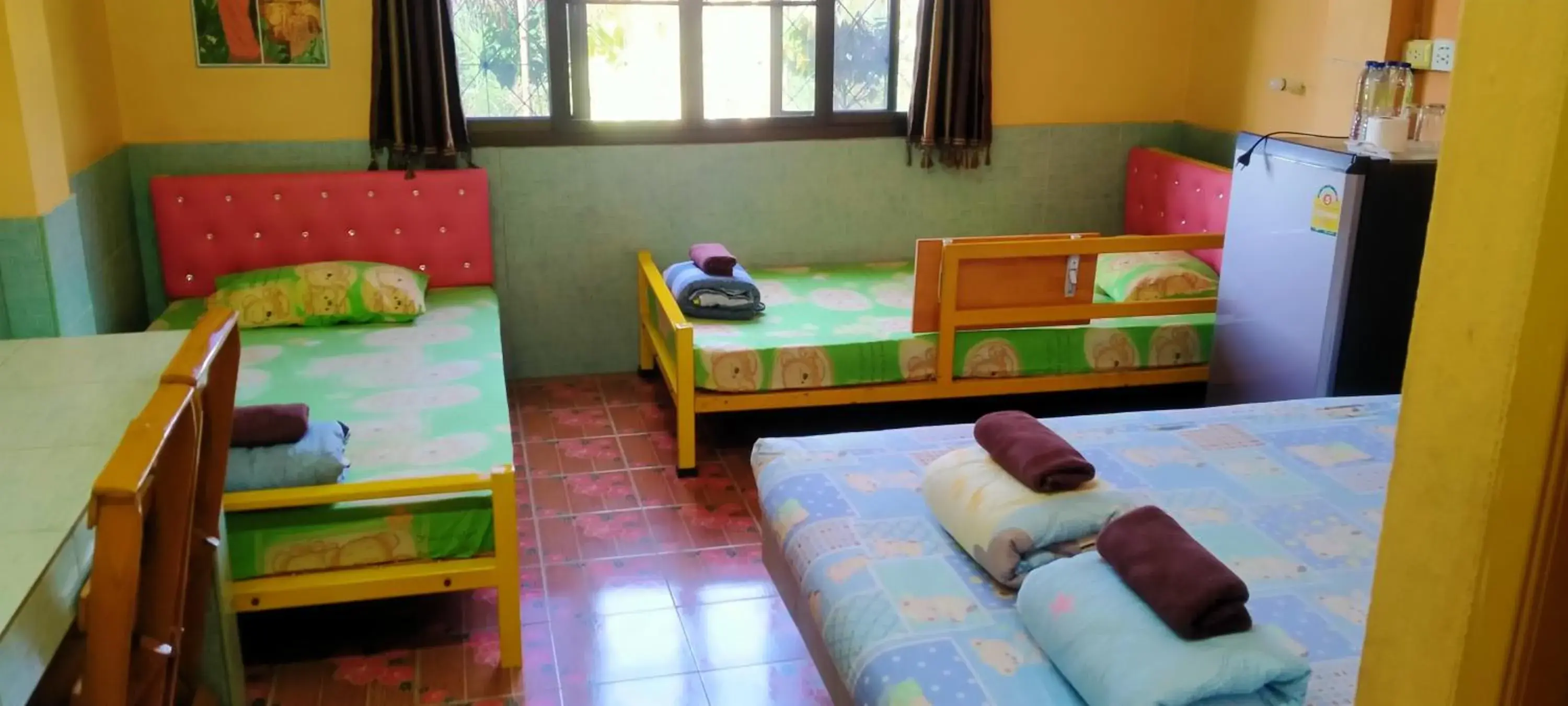 Economy Quadruple Room in RuengsriSiri Guesthouse Economy Quadruple Room in RuengsriSiri Guesthouse