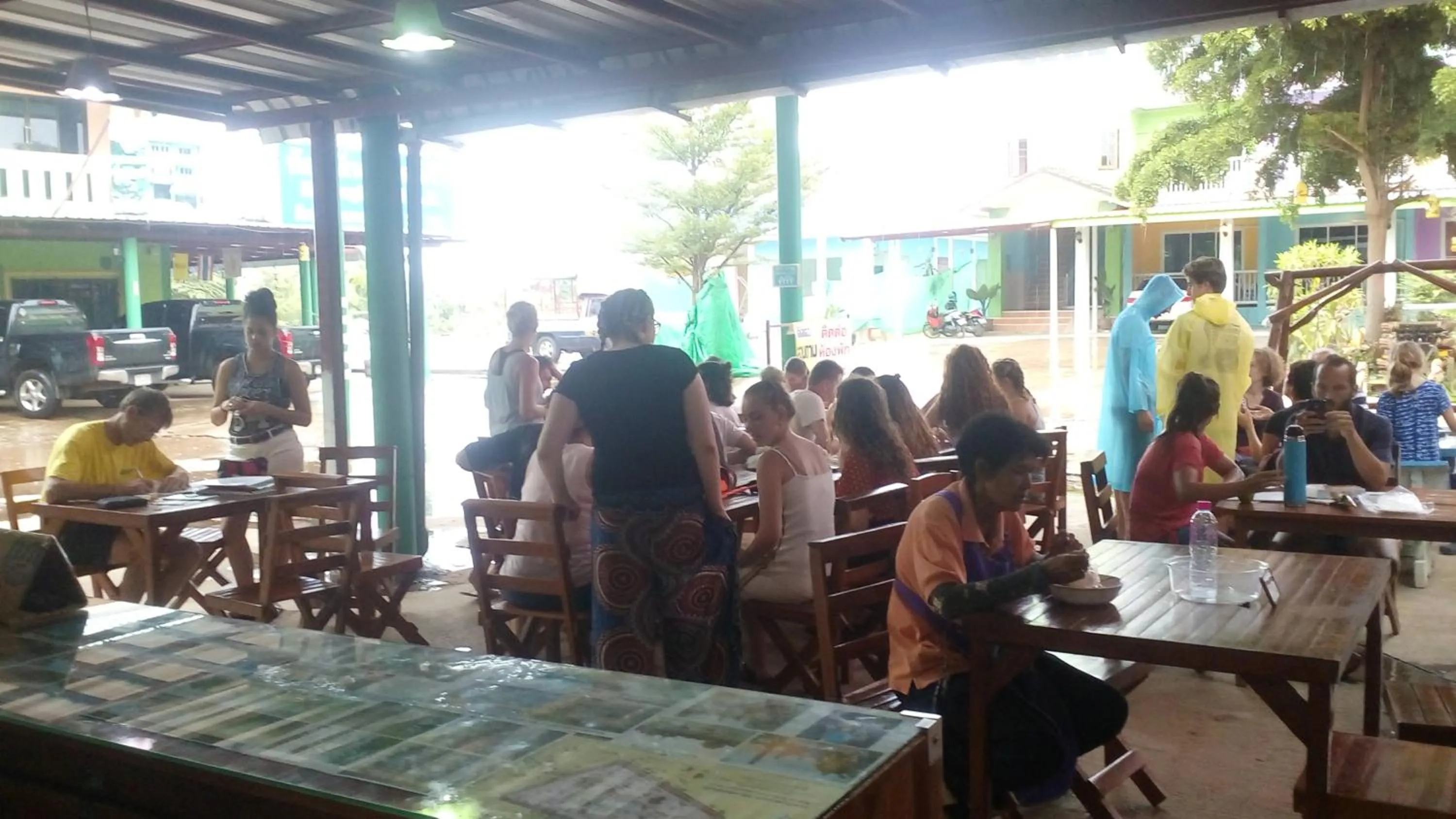 group of guests in RuengsriSiri Guesthouse