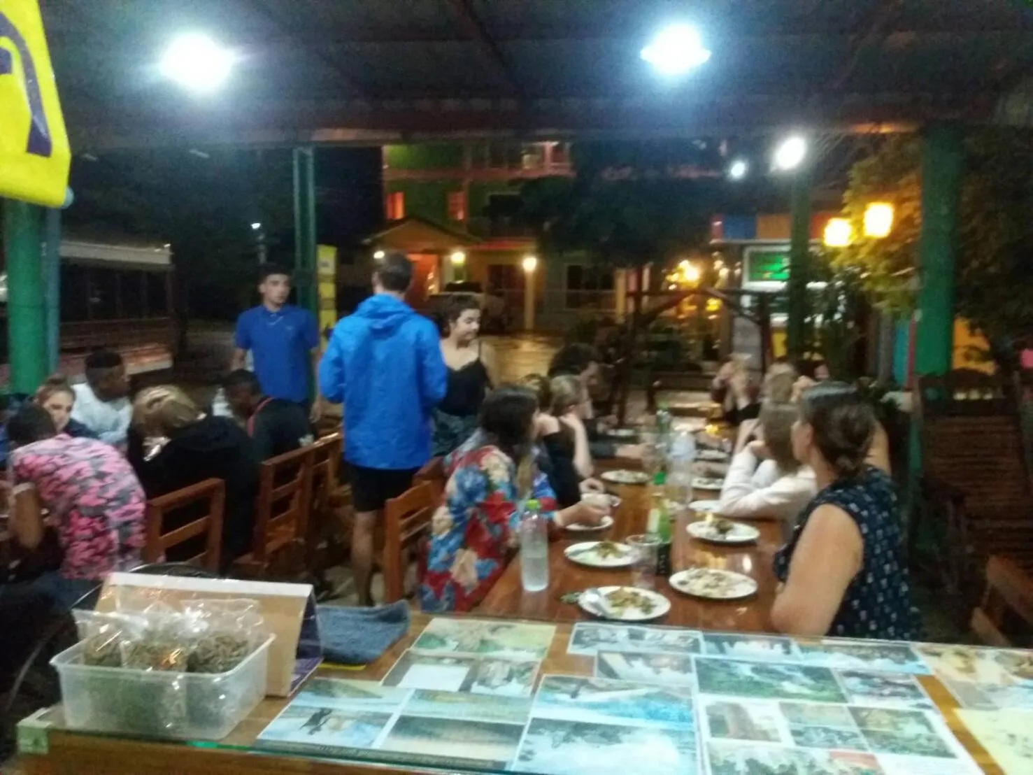 Food and drinks in RuengsriSiri Guesthouse