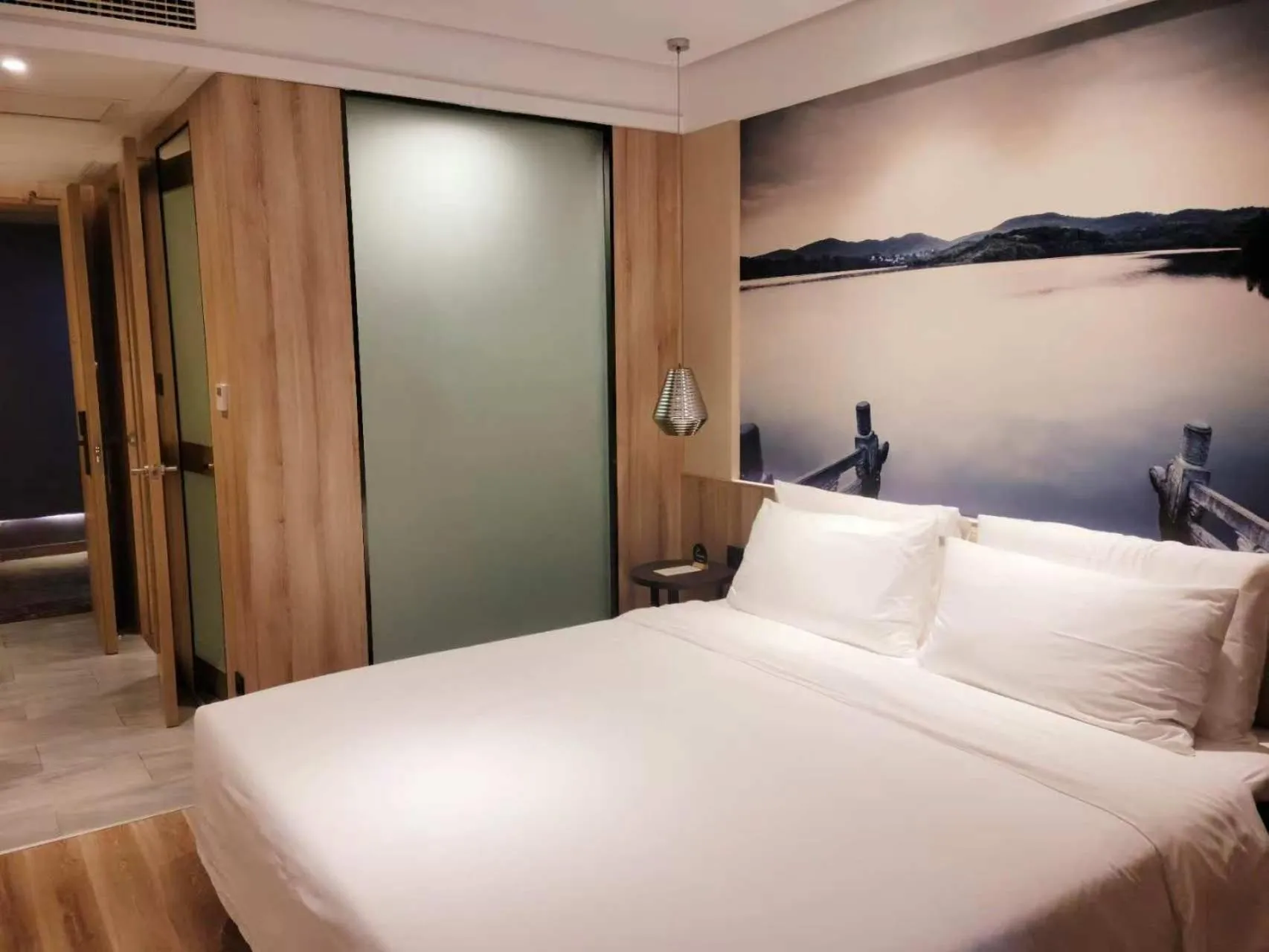 Bed in Atour Hotel Nanjing Sun Yat-sen Mausoleum Scenic Area Alfalfa Garden Subway Station