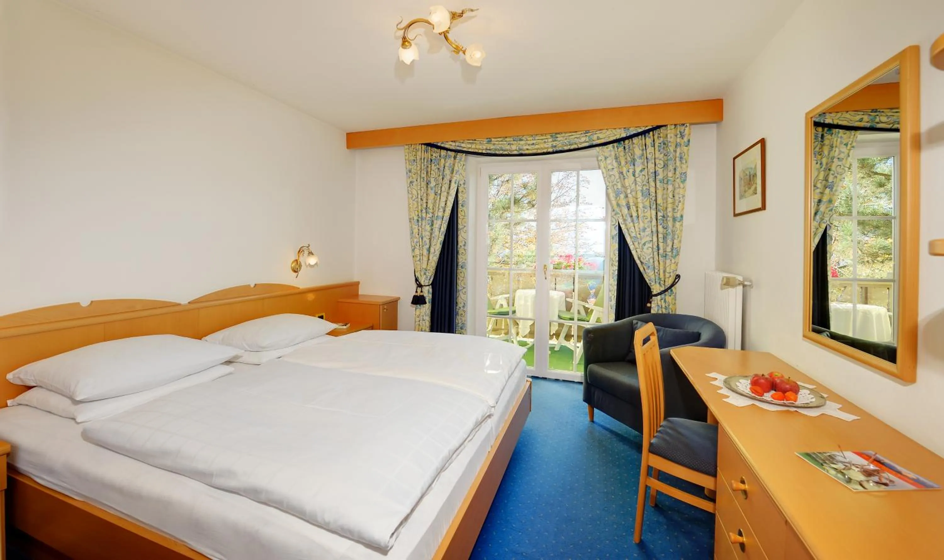 Standard Double Room with Balcony in Hotel Dolomitenblick