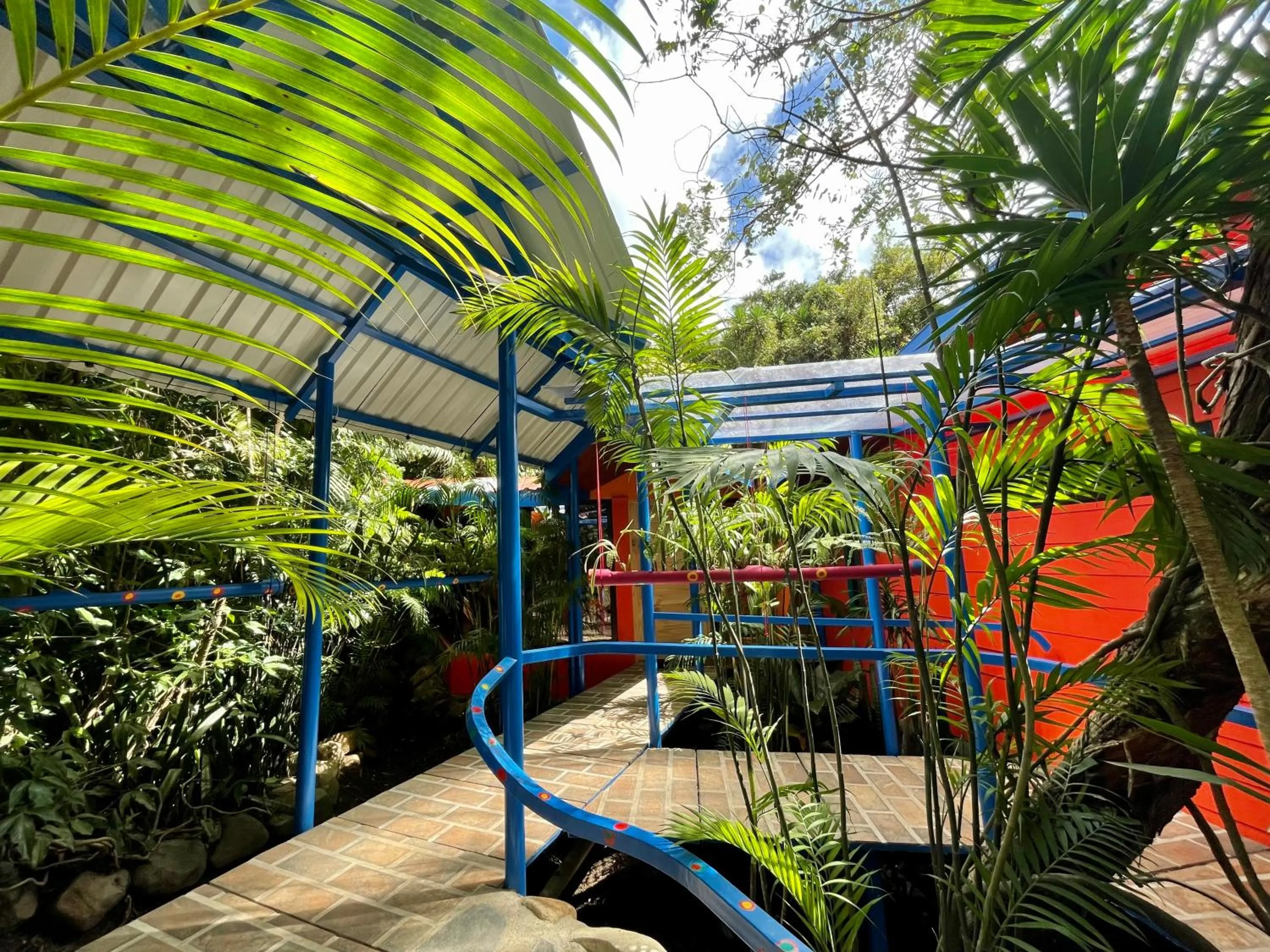 Facade/entrance in El Sol Monteverde