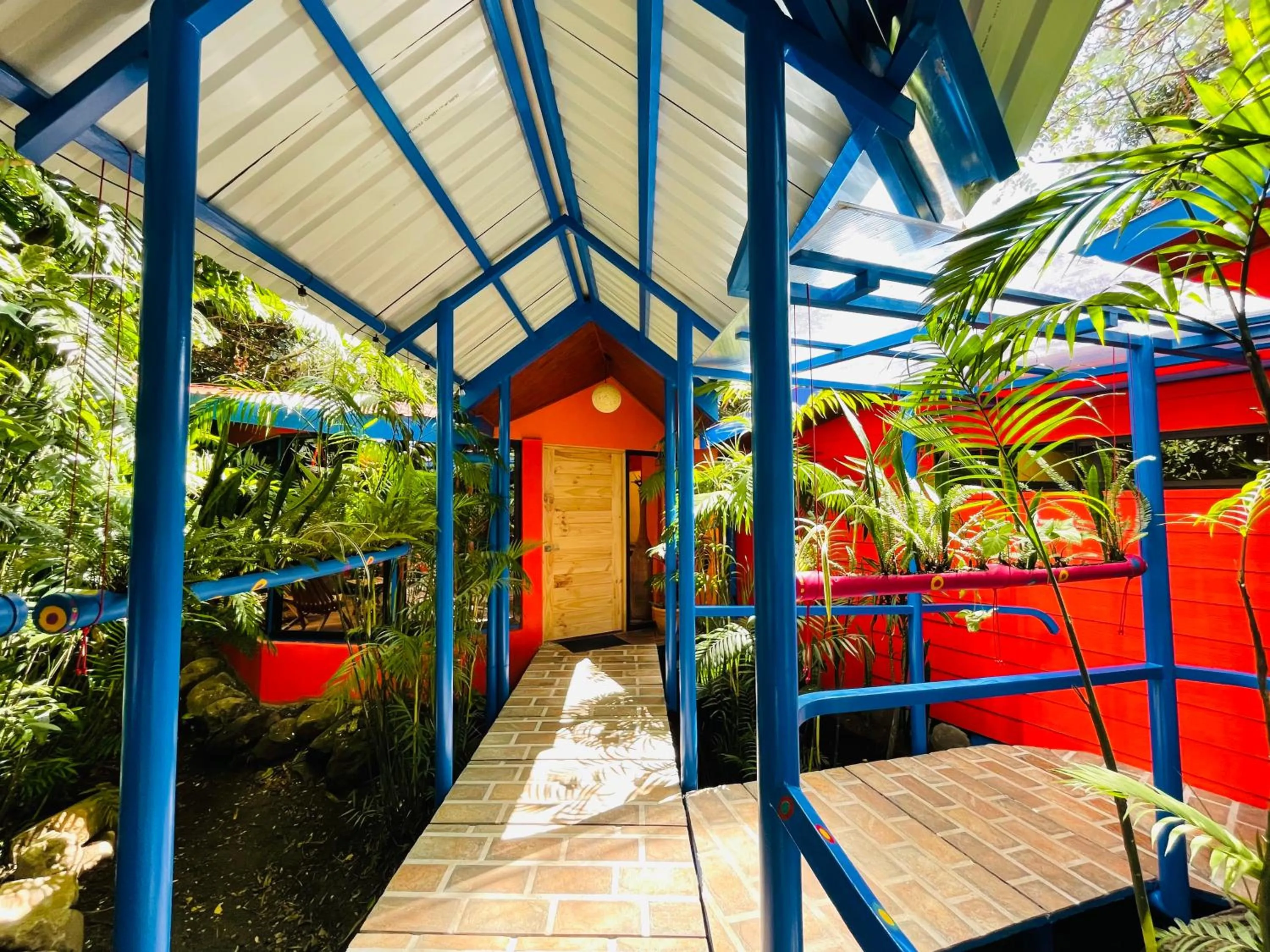 Facade/entrance in El Sol Monteverde