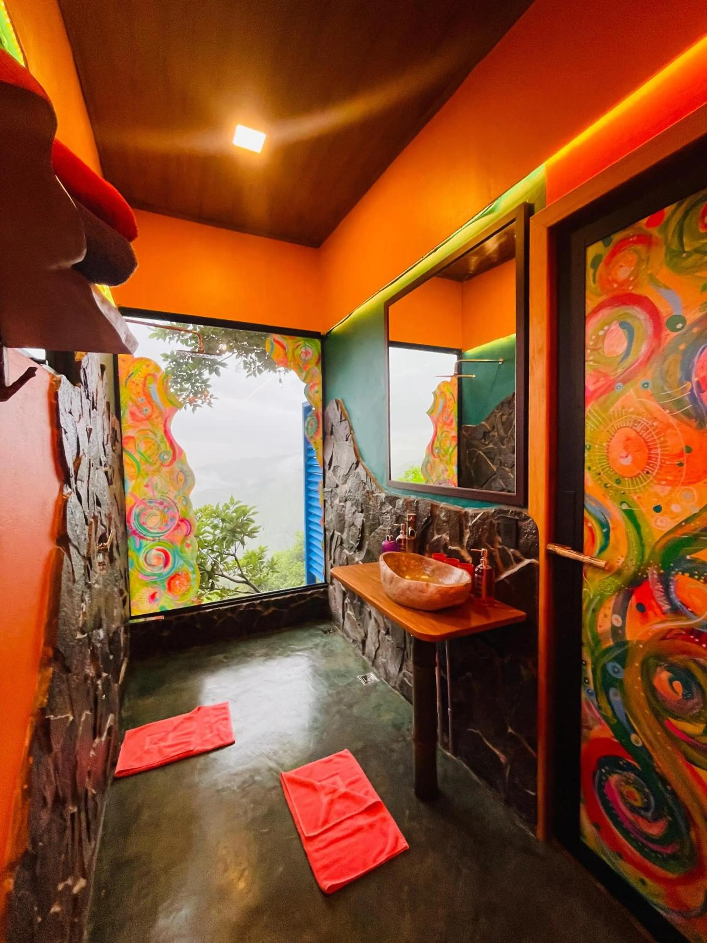 Shower in El Sol Monteverde