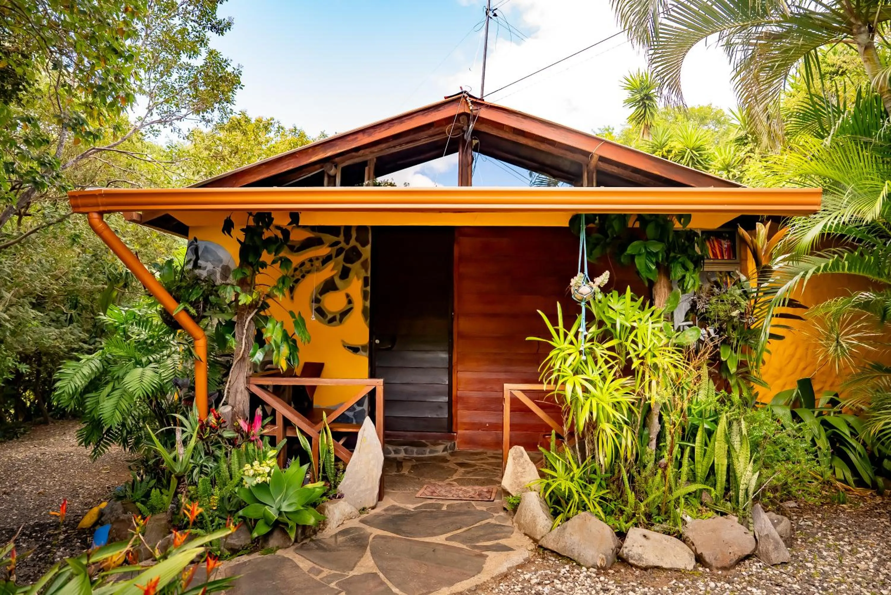 Property building in El Sol Monteverde