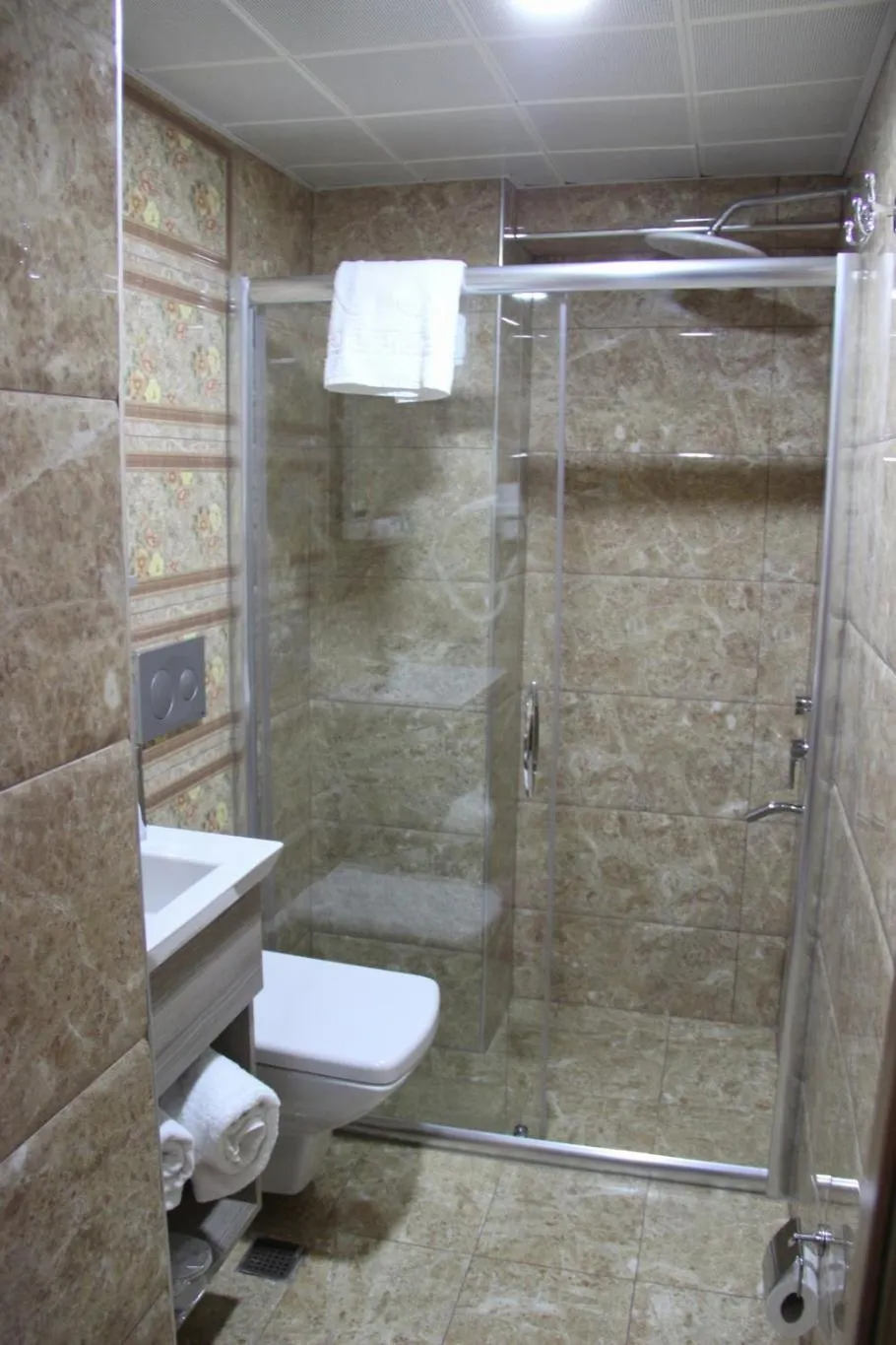 Bathroom in Kaya Madrid Hotel