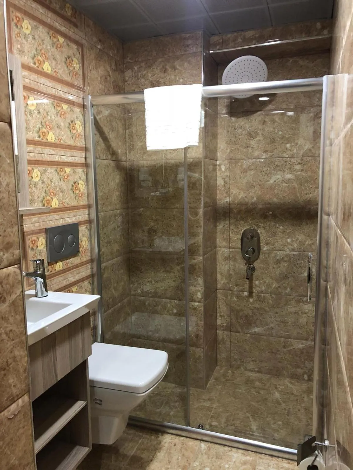 Bathroom in Kaya Madrid Hotel