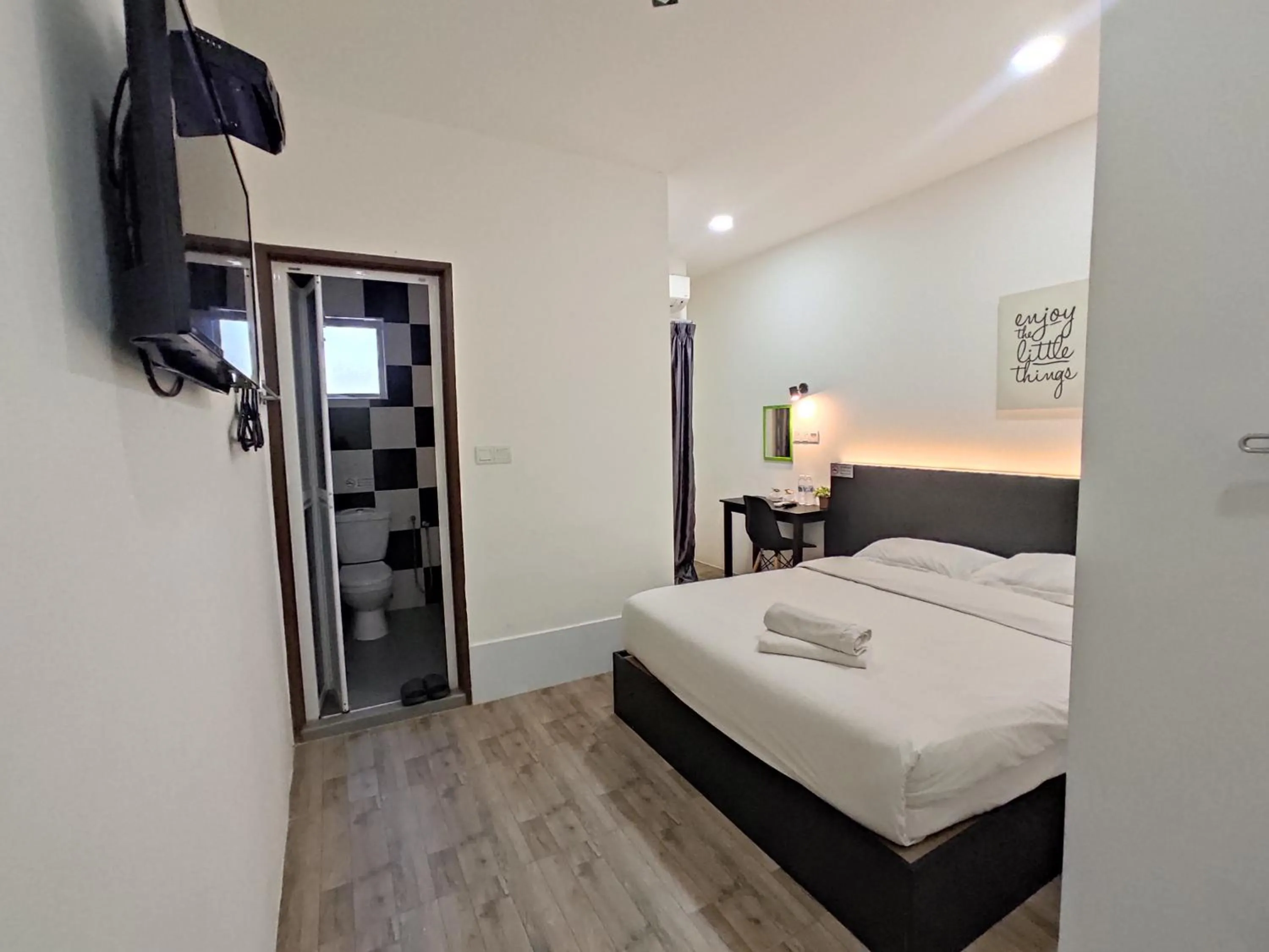 Bed in Tambun Warm Hotel