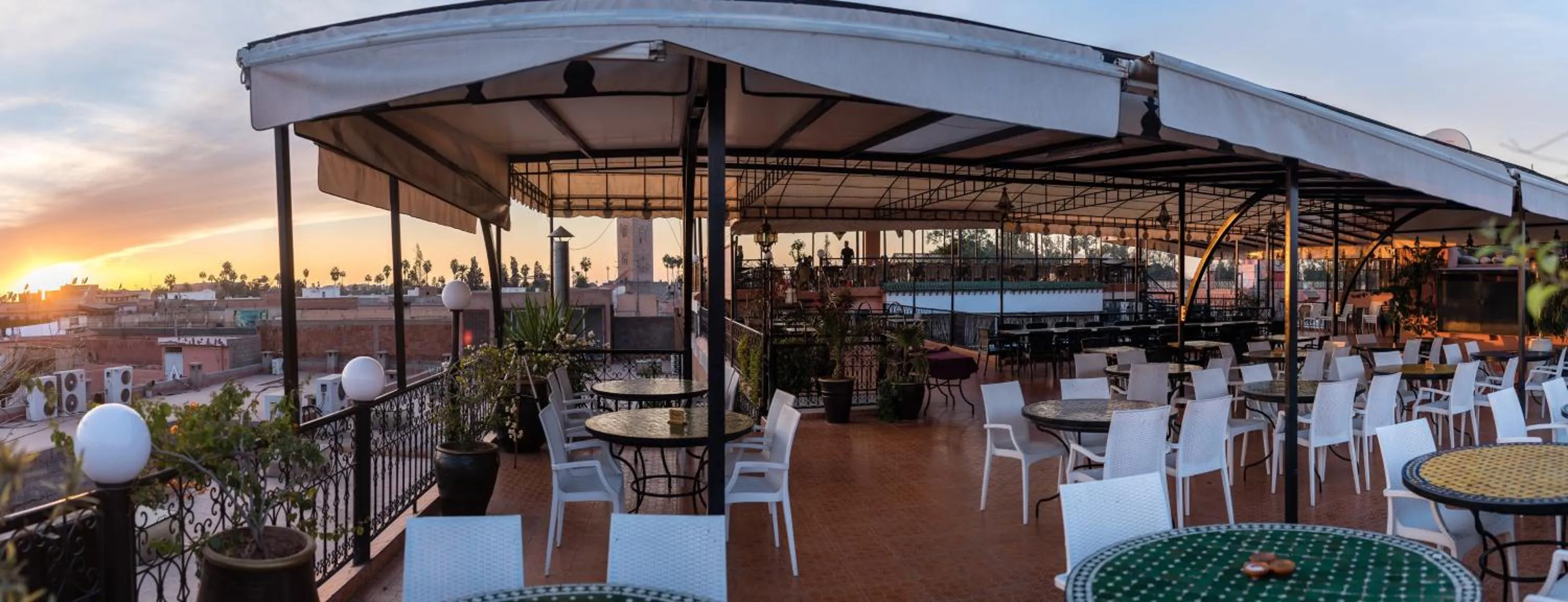 Restaurant/places to eat in Riad Omar