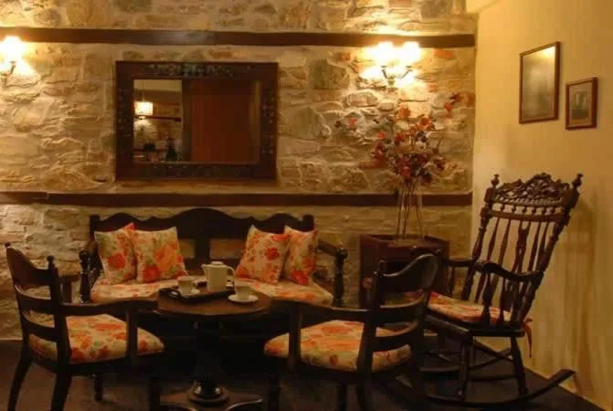 Lounge or bar in To Patriko