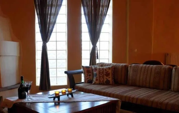 Living room in To Patriko