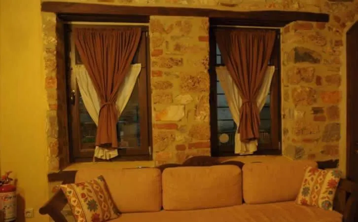 Lounge or bar in To Patriko