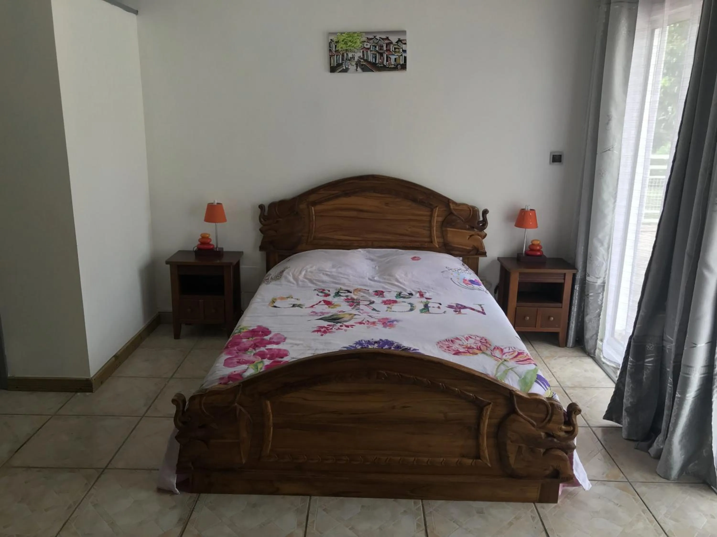 Bed in L'Escale Royale