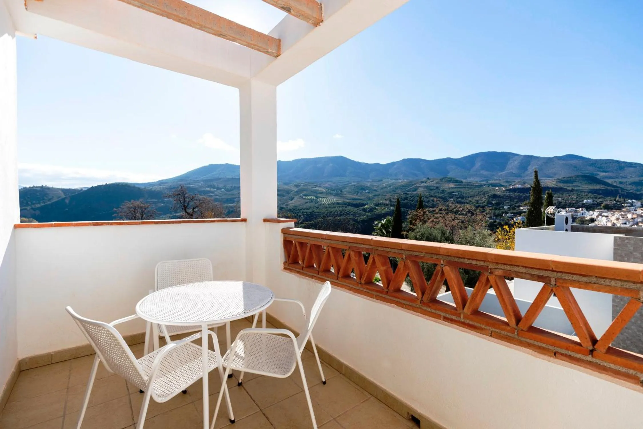 Hostal y Apartamento Rural Los Naranjos