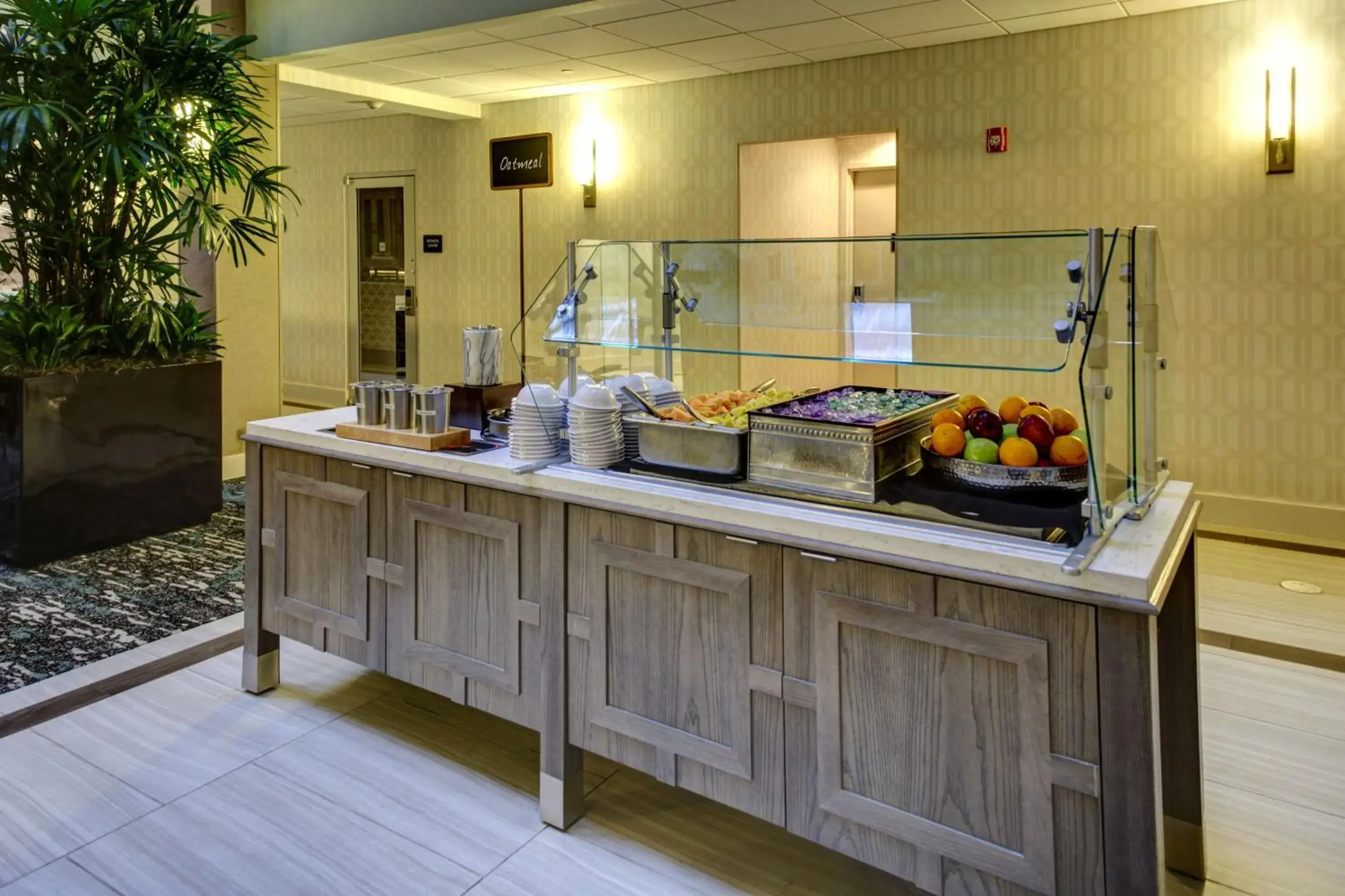 Breakfast in Embassy Suites Williamsburg Breakfast in Embassy Suites Williamsburg