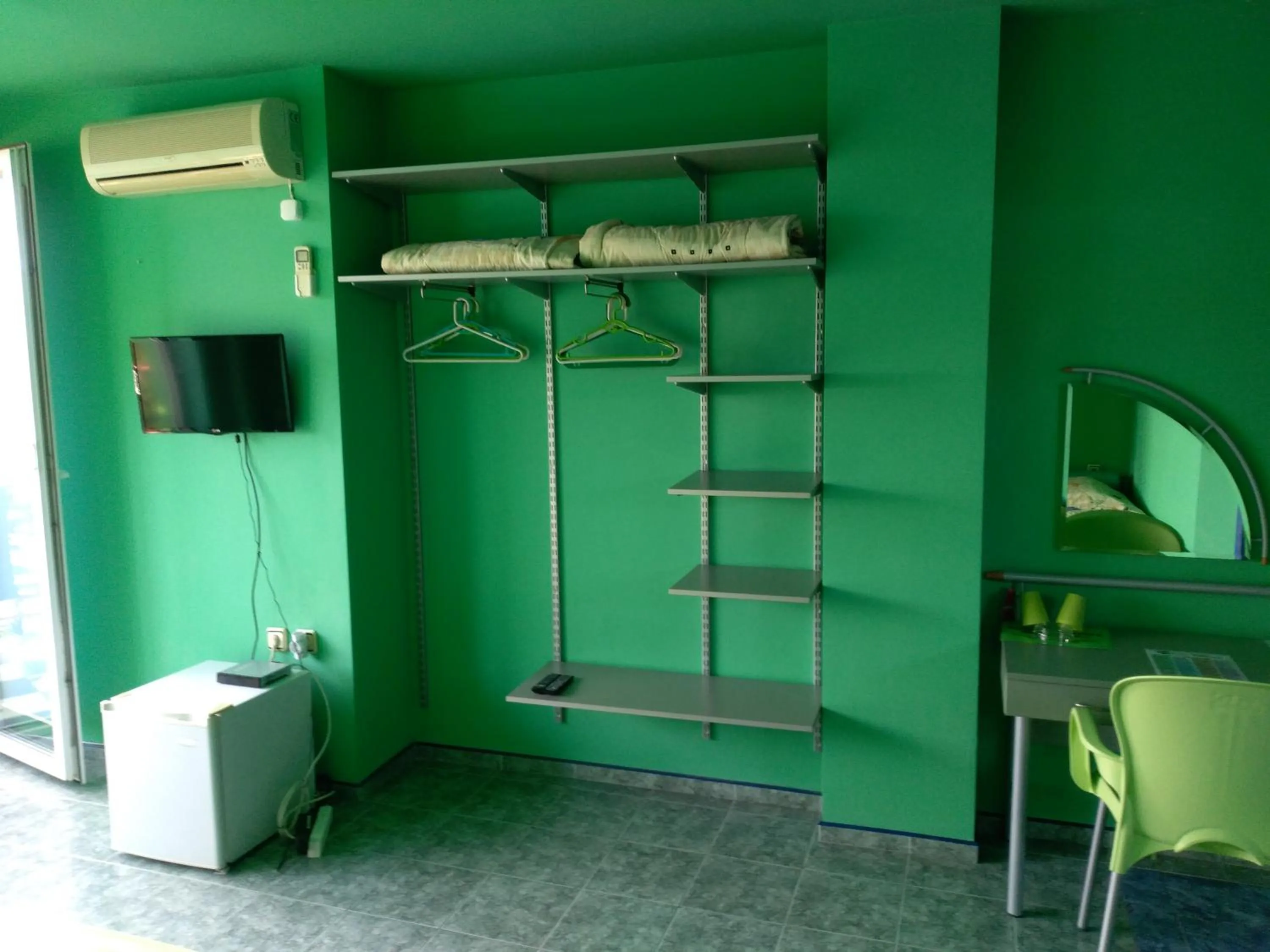 Photo of the whole room in The Colourful Mansion Hotel