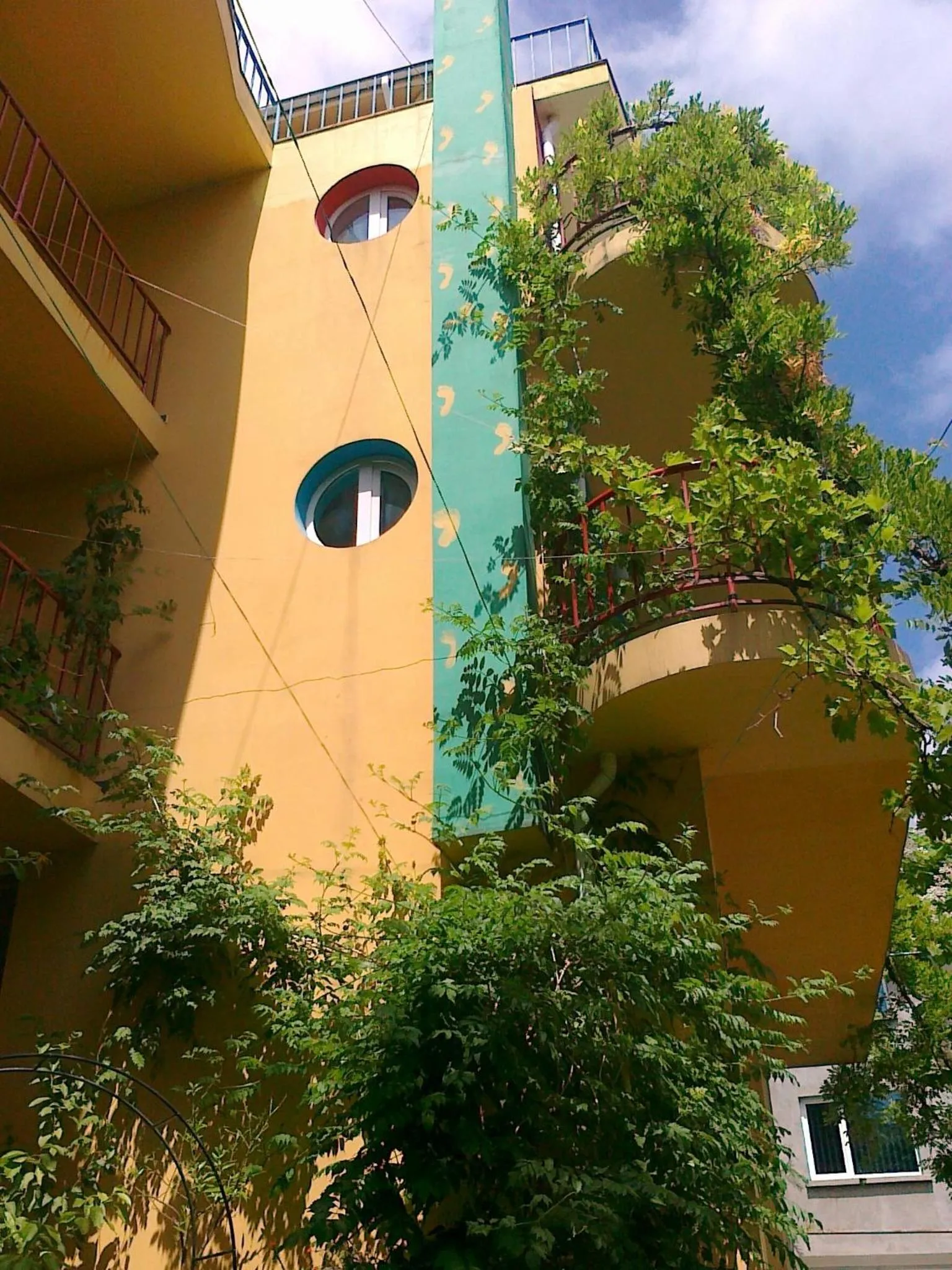 Garden in The Colourful Mansion Hotel