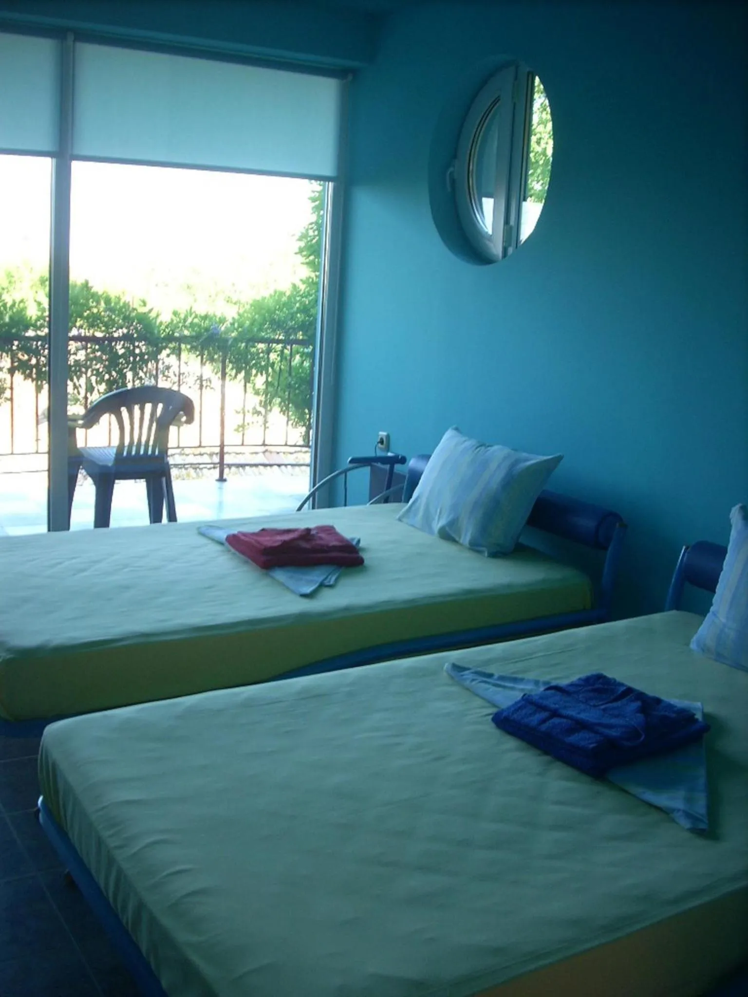 Photo of the whole room, Bed in The Colourful Mansion Hotel