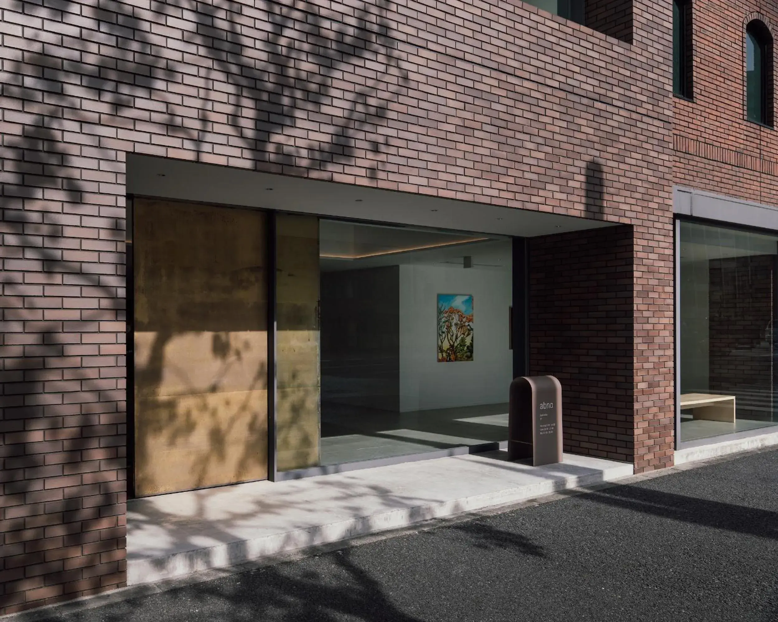 Facade/entrance in DDD HOTEL Facade/entrance in DDD HOTEL