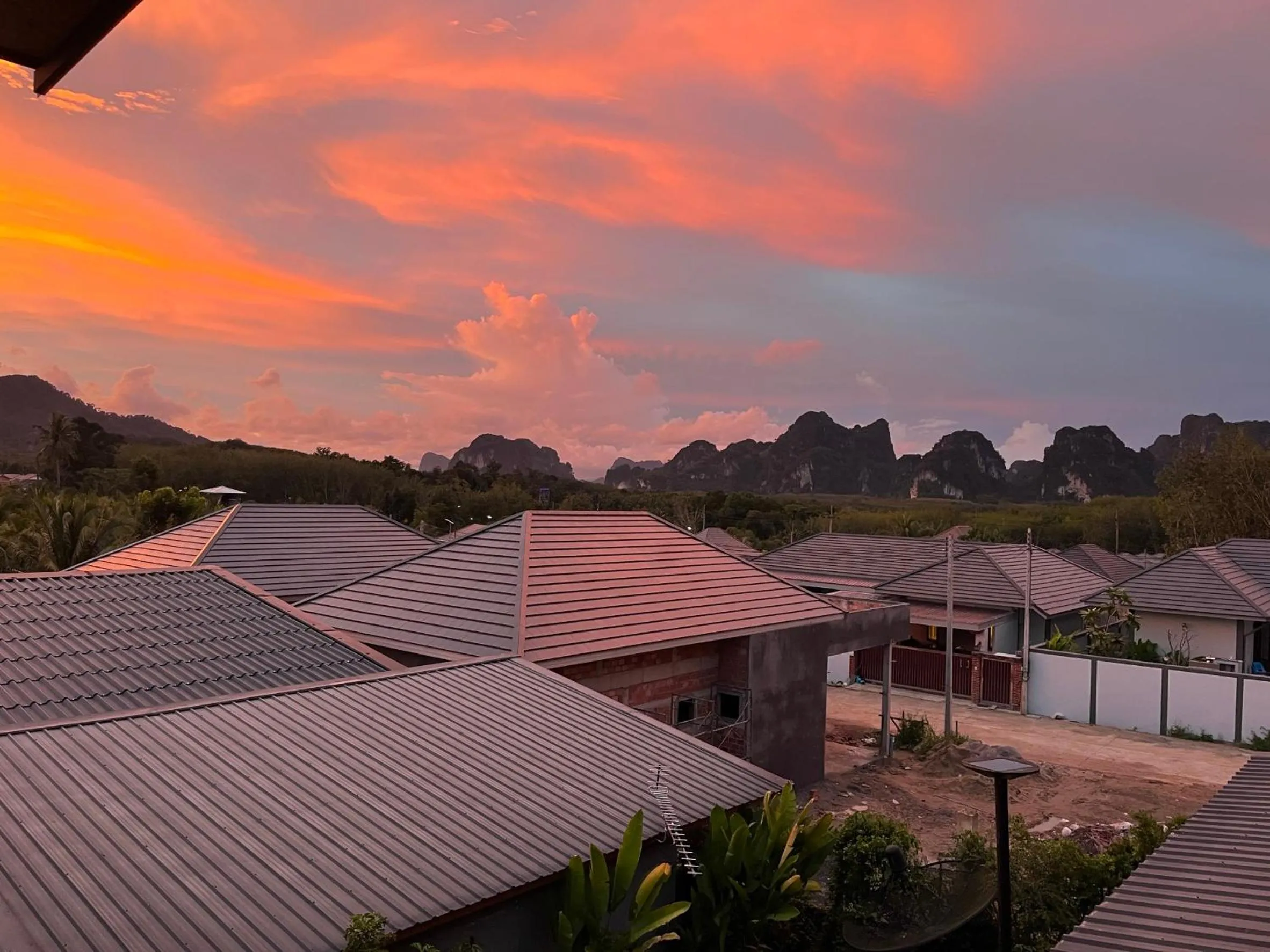 Restaurant/places to eat in Marigold Aonang Resort