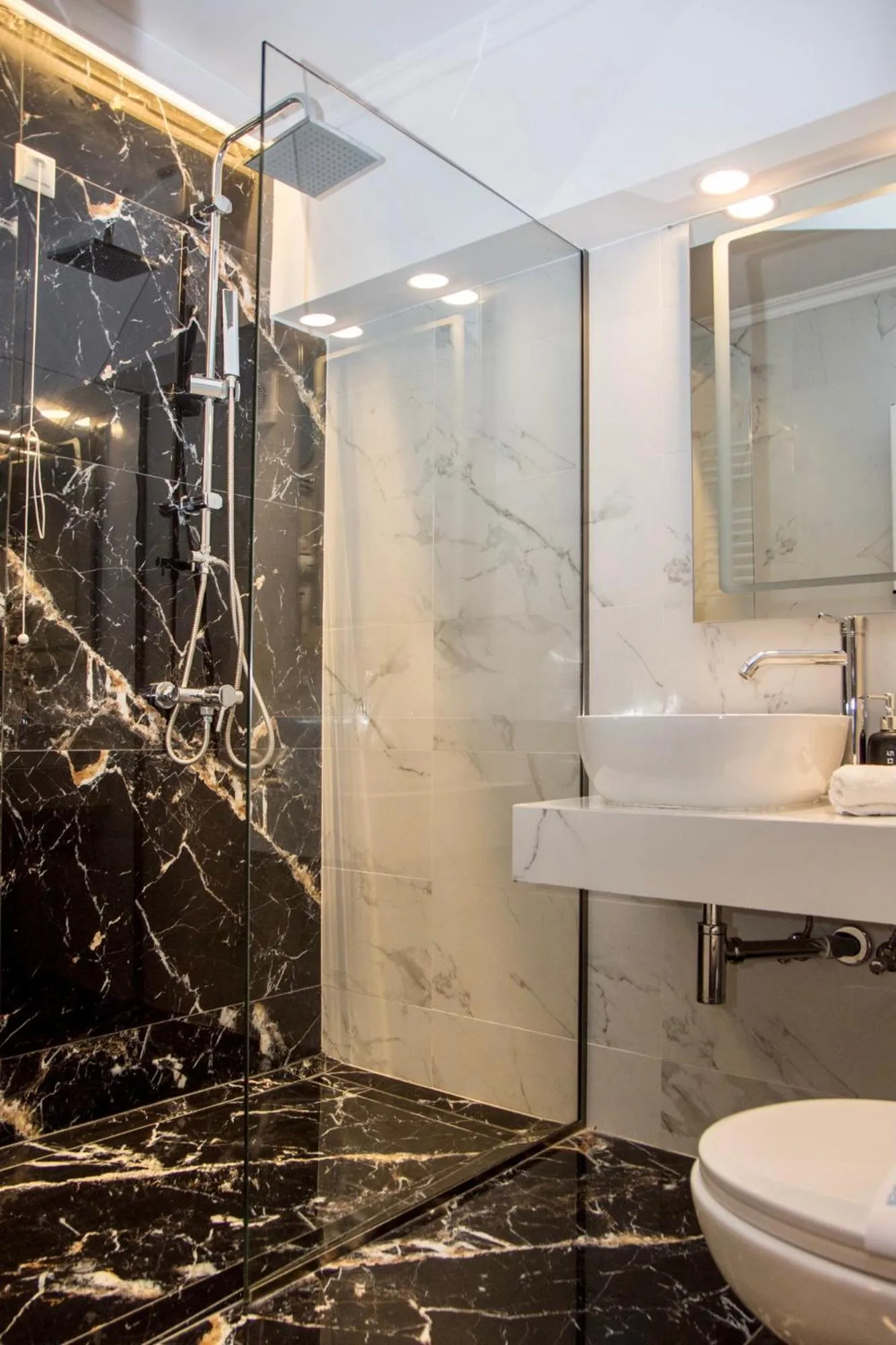 Bathroom in Arxontiko Hotel